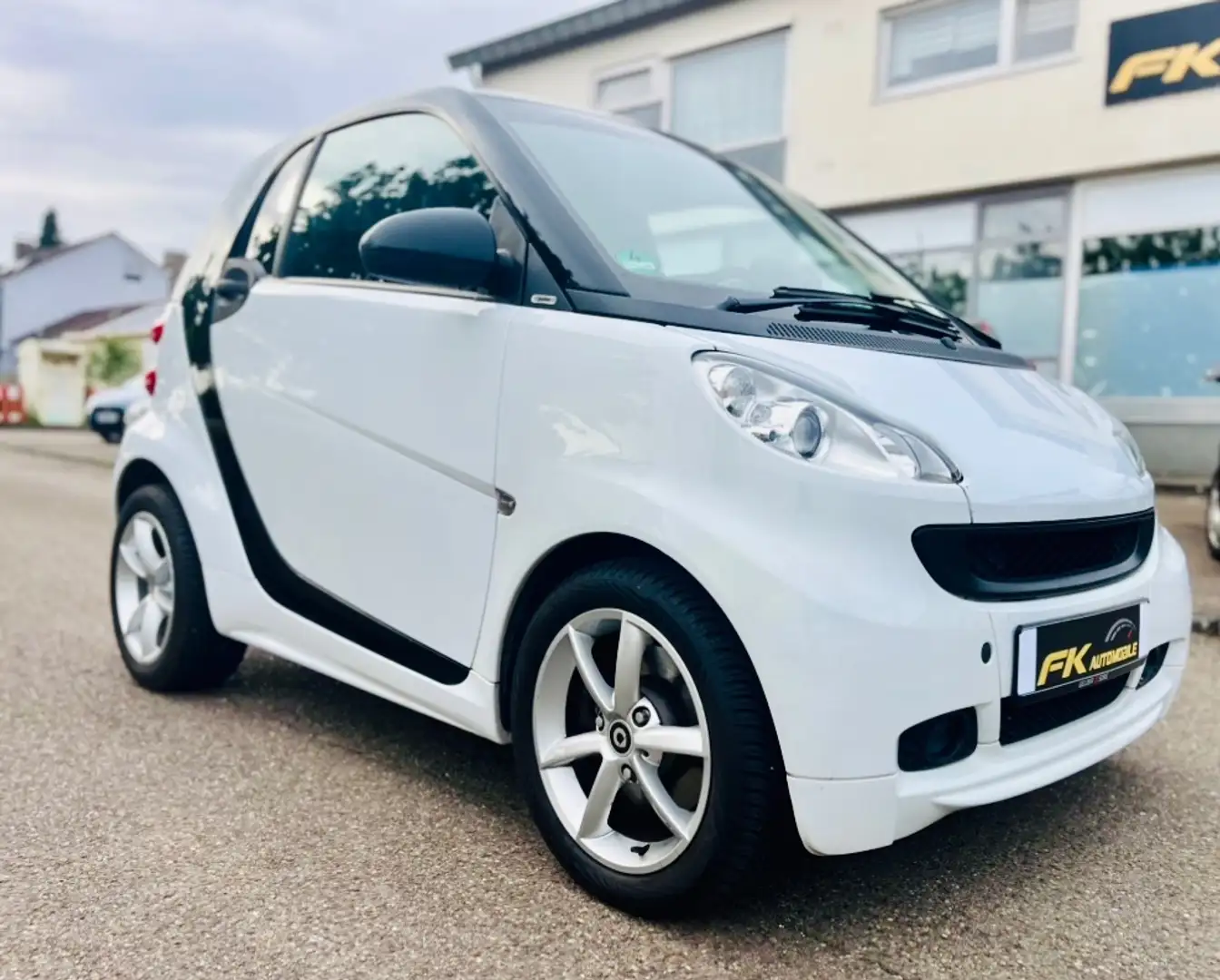 smart forTwo coupe 84PS mit Servo Weiß - 1