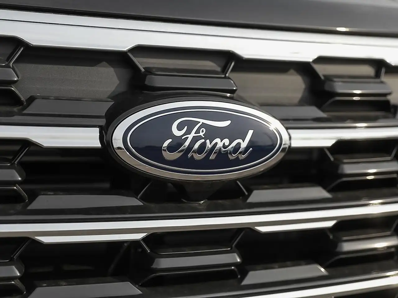 Ford Explorer снимка Ford Explorer