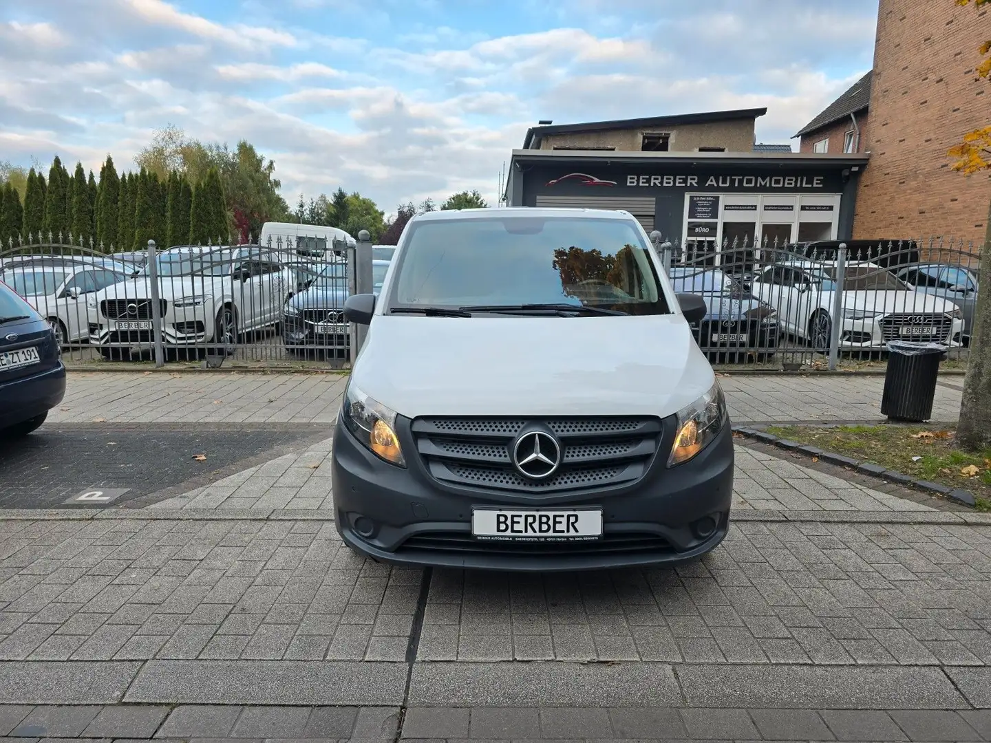 Mercedes-Benz Vito Kasten 114 CDI 4x4 extralang Automatik*1.HD Weiß - 2