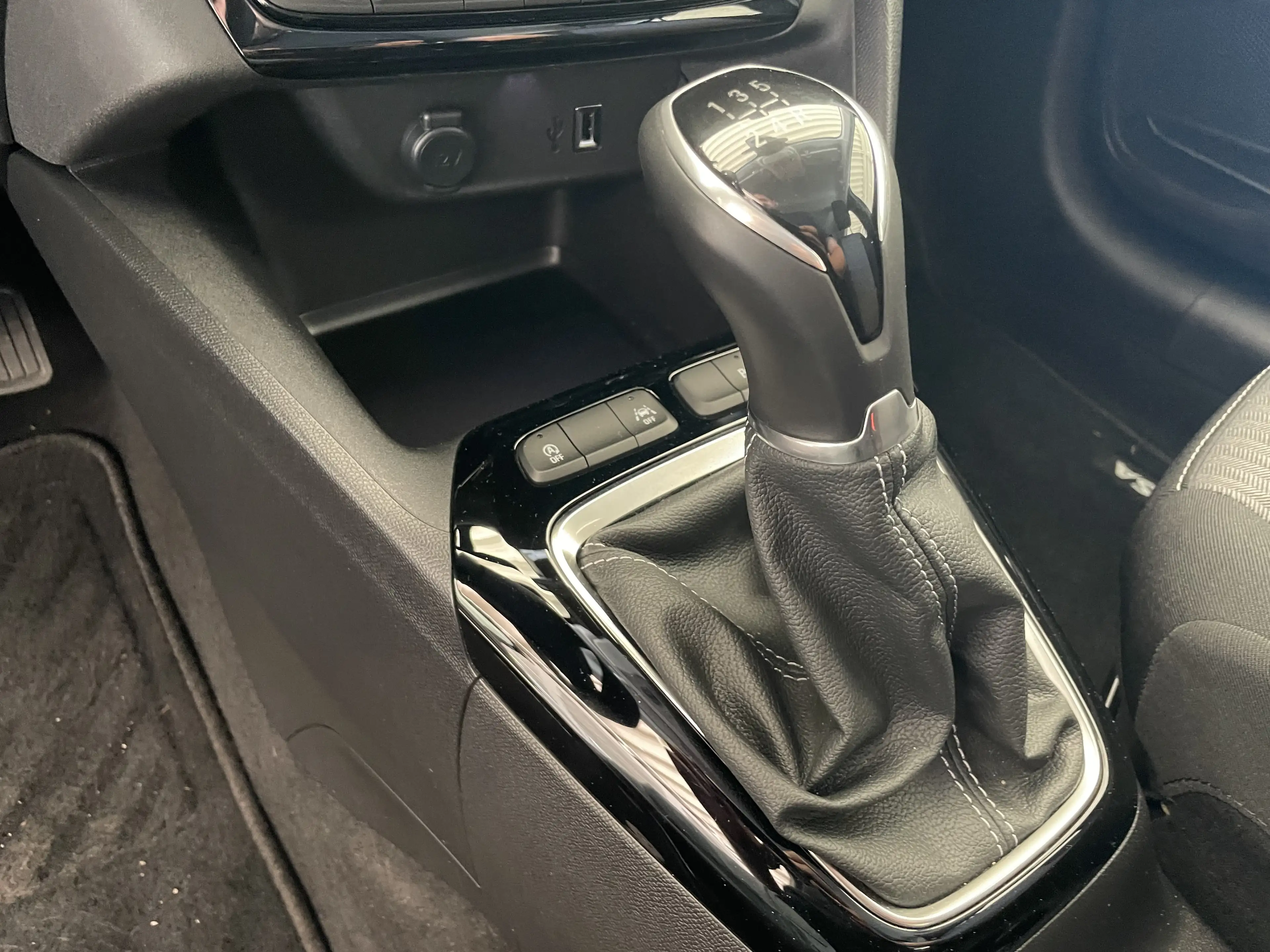 Opel Corsa Edition Navi Allwetterreifen PDC — photo 12