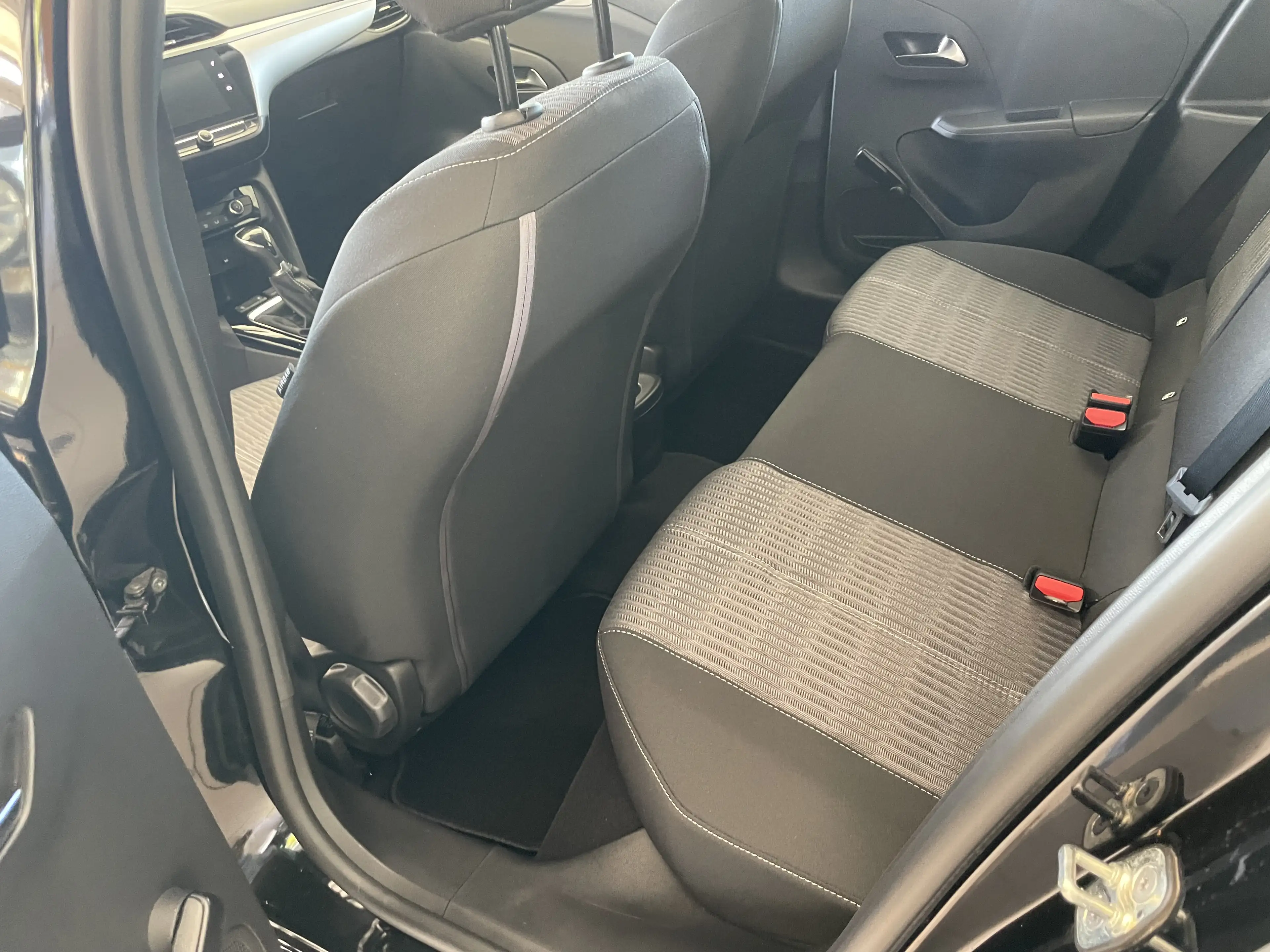Opel Corsa Edition Navi Allwetterreifen PDC — photo 14