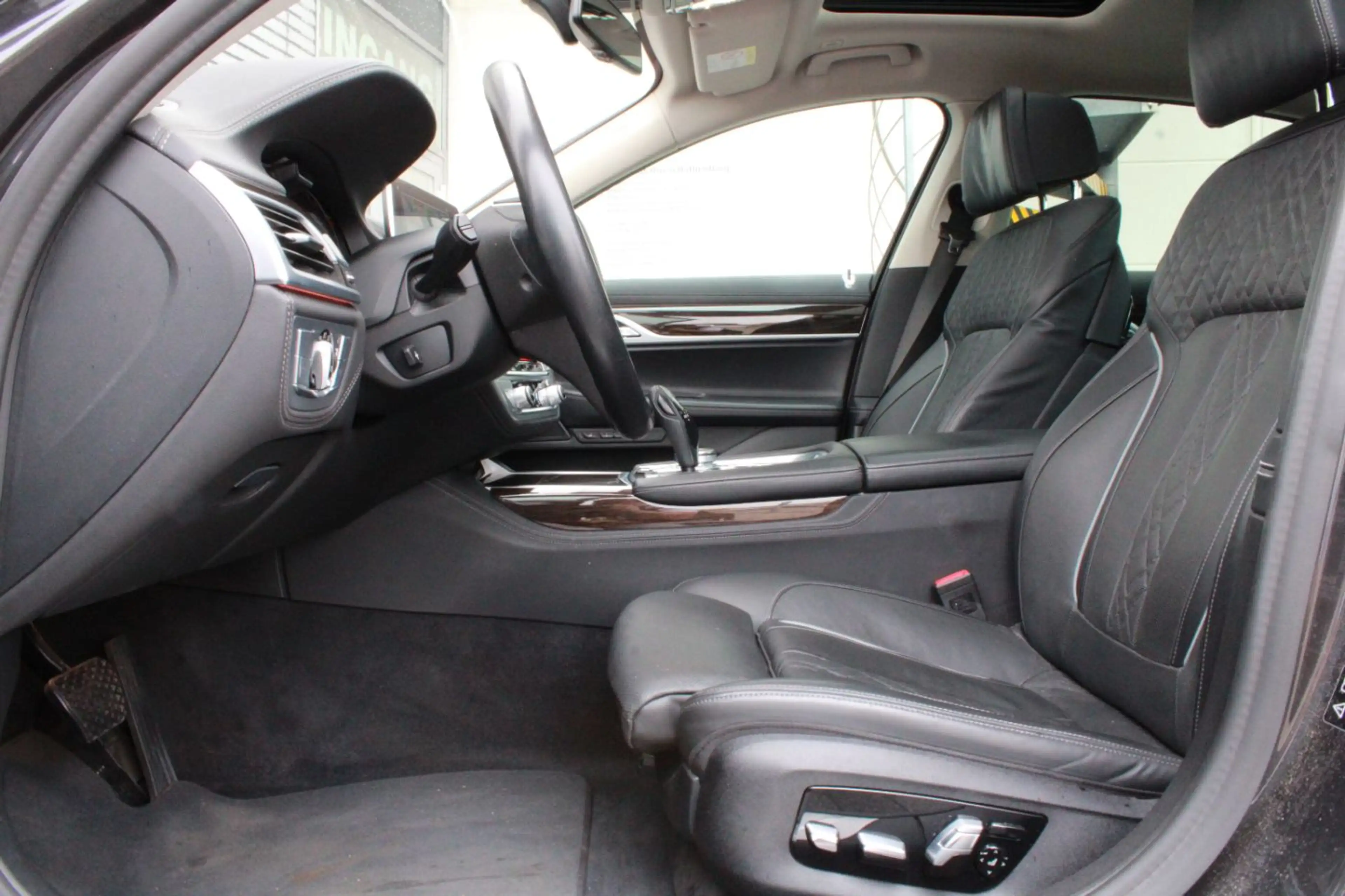 BMW 730 d xDrive verkauf ausschließlich an Händler! — photo 8