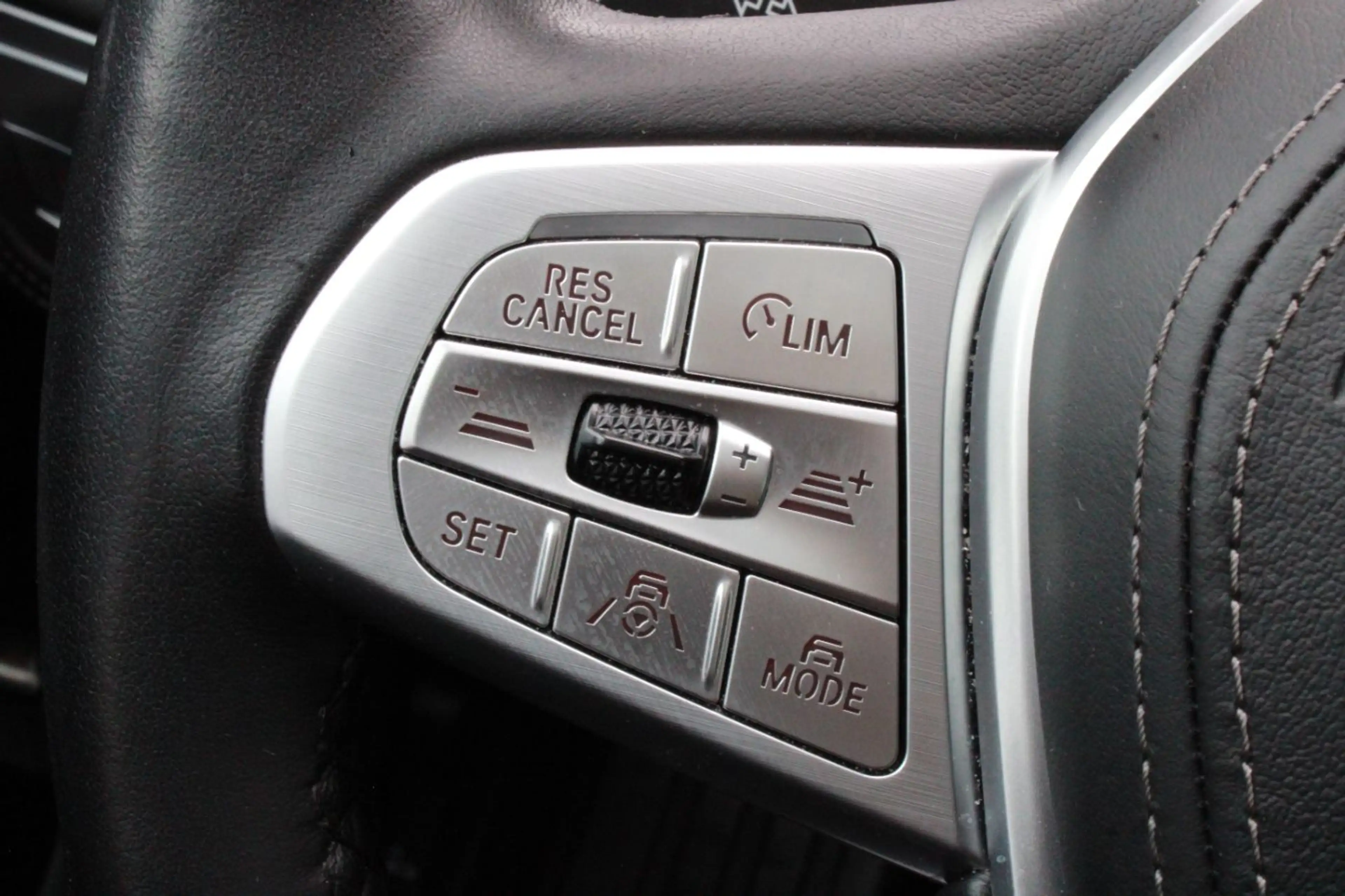 BMW 730 d xDrive verkauf ausschließlich an Händler! — photo 13