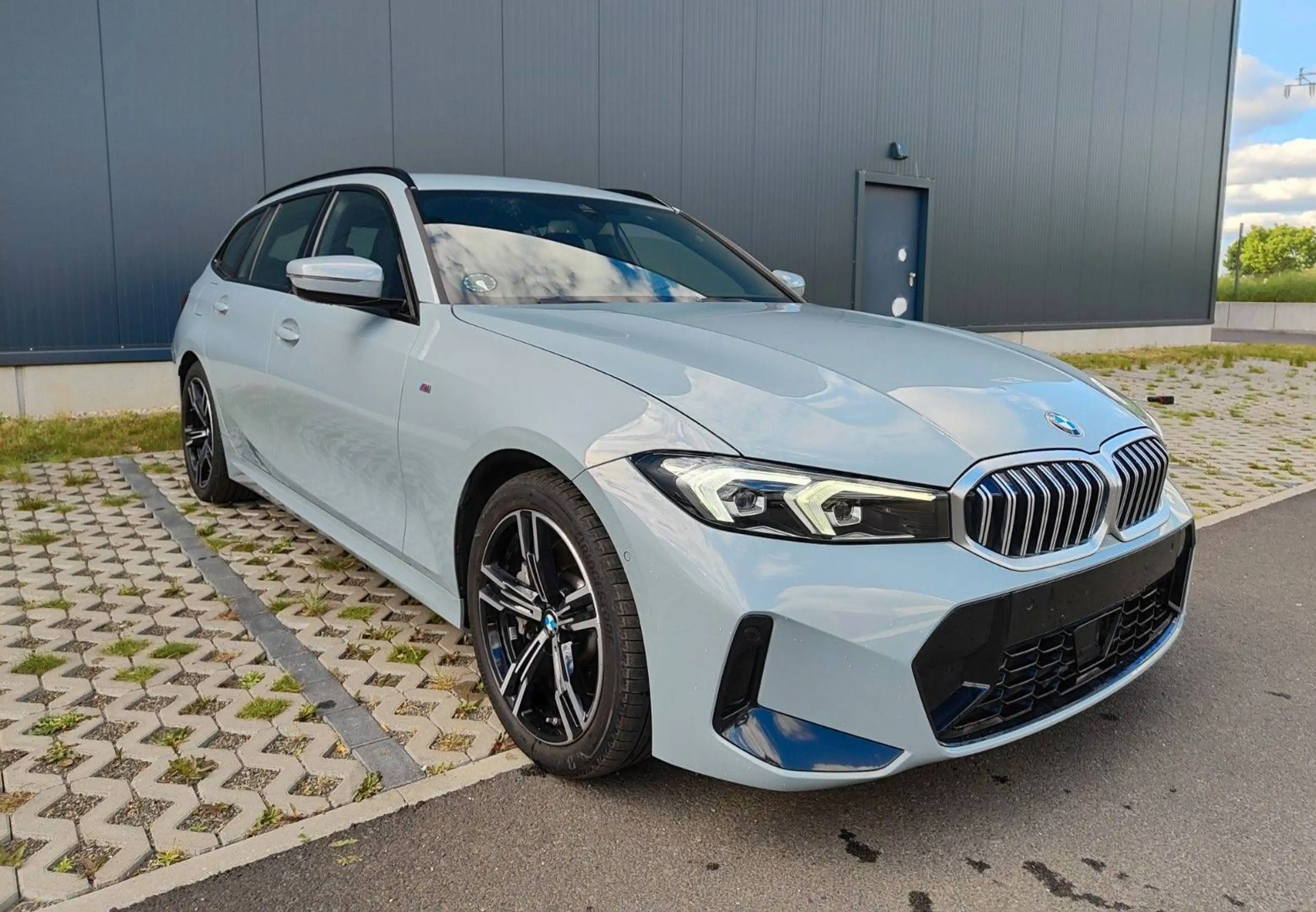 BMW 330 330 i xDrive M Sport — photo 13