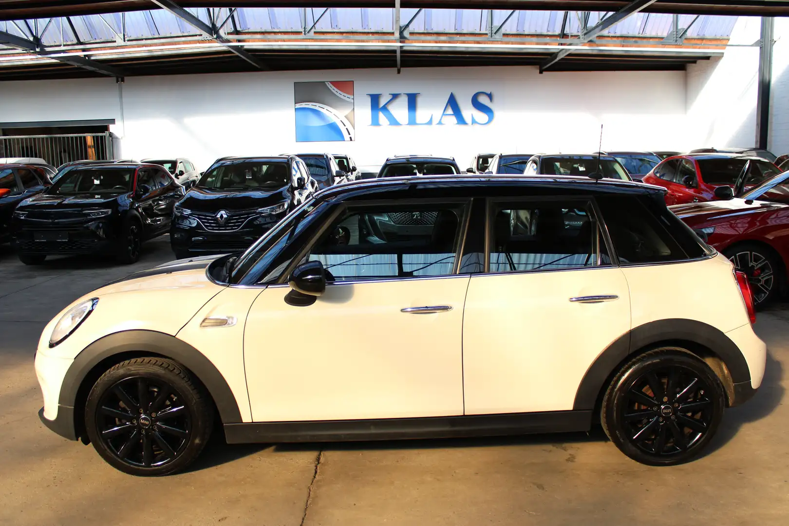 MINI Cooper D 1.5+CUIR SPORT+PHARES LED // EURO 6b // Wit - 2
