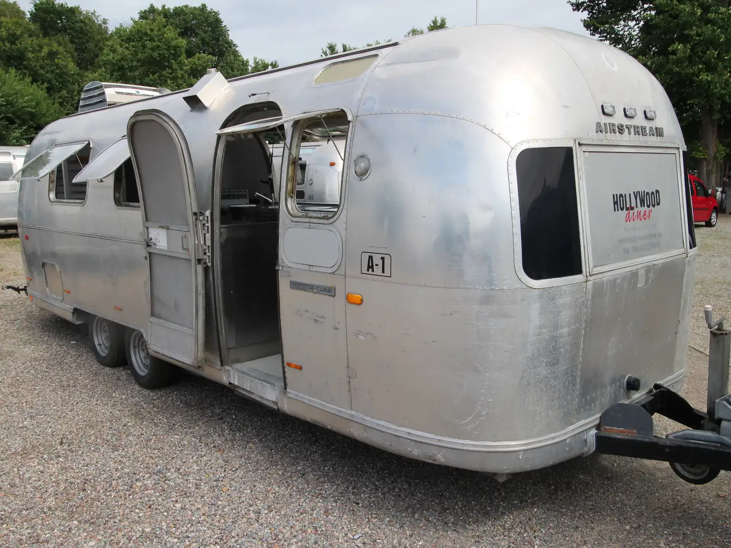 Airstream Land Yacht Overlander Catering + Foodtrailer Zilver - 1
