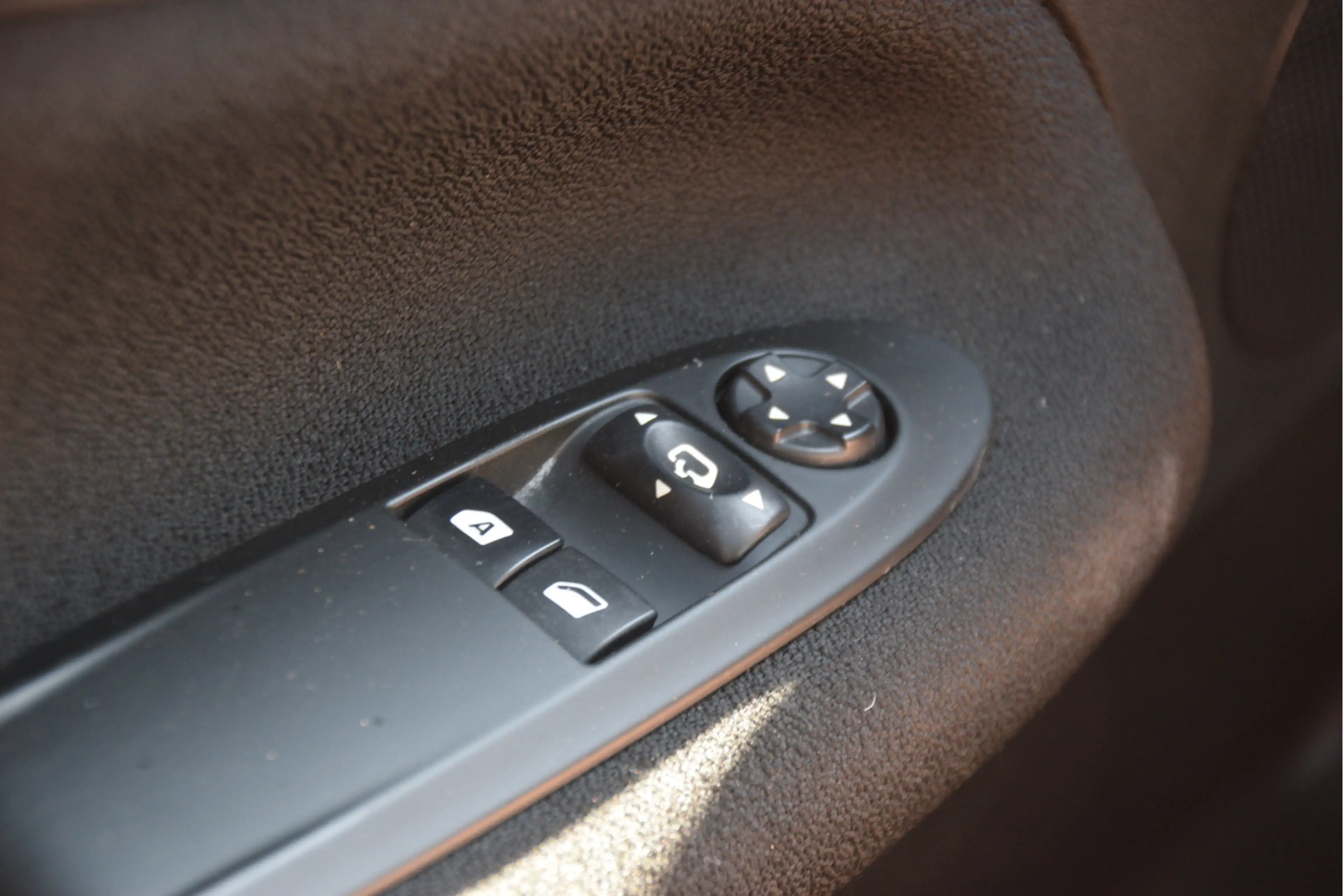 DS Automobiles DS 3 1.2 PureTech So Chic Navi | LMV | Clima | PDC | Bl — photo 23
