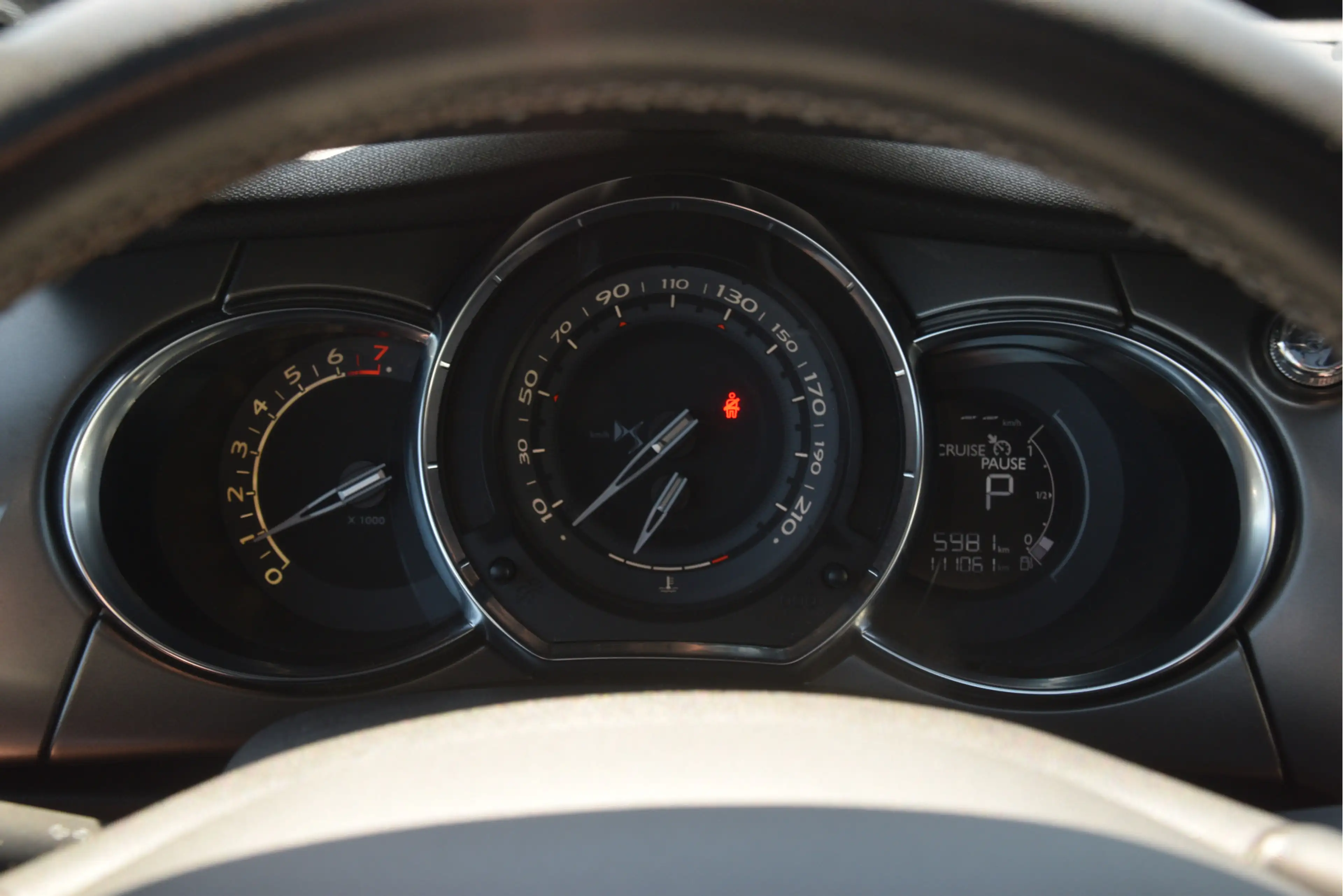 DS Automobiles DS 3 1.2 PureTech So Chic Navi | LMV | Clima | PDC | Bl — photo 14