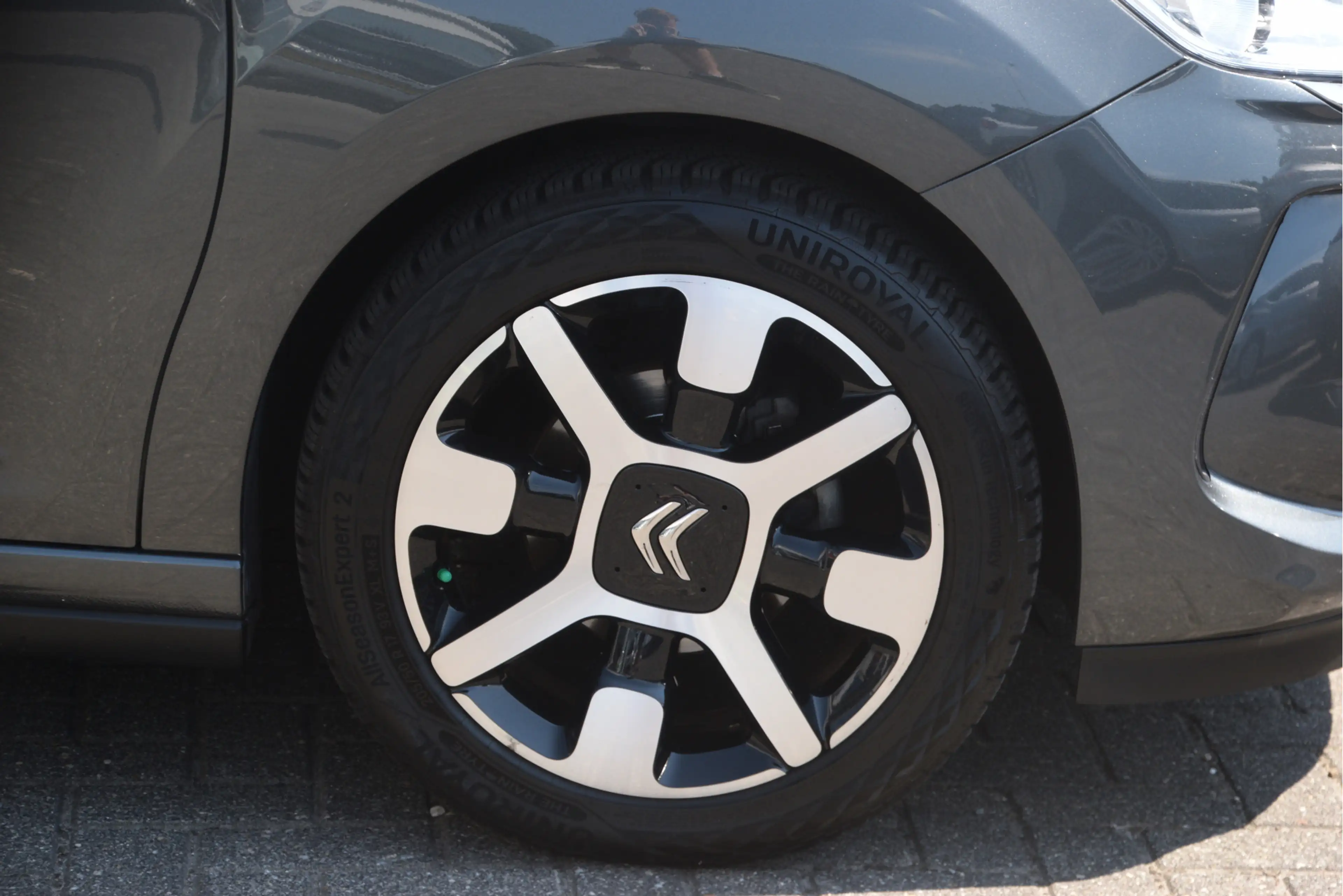 DS Automobiles DS 3 1.2 PureTech So Chic Navi | LMV | Clima | PDC | Bl — photo 46