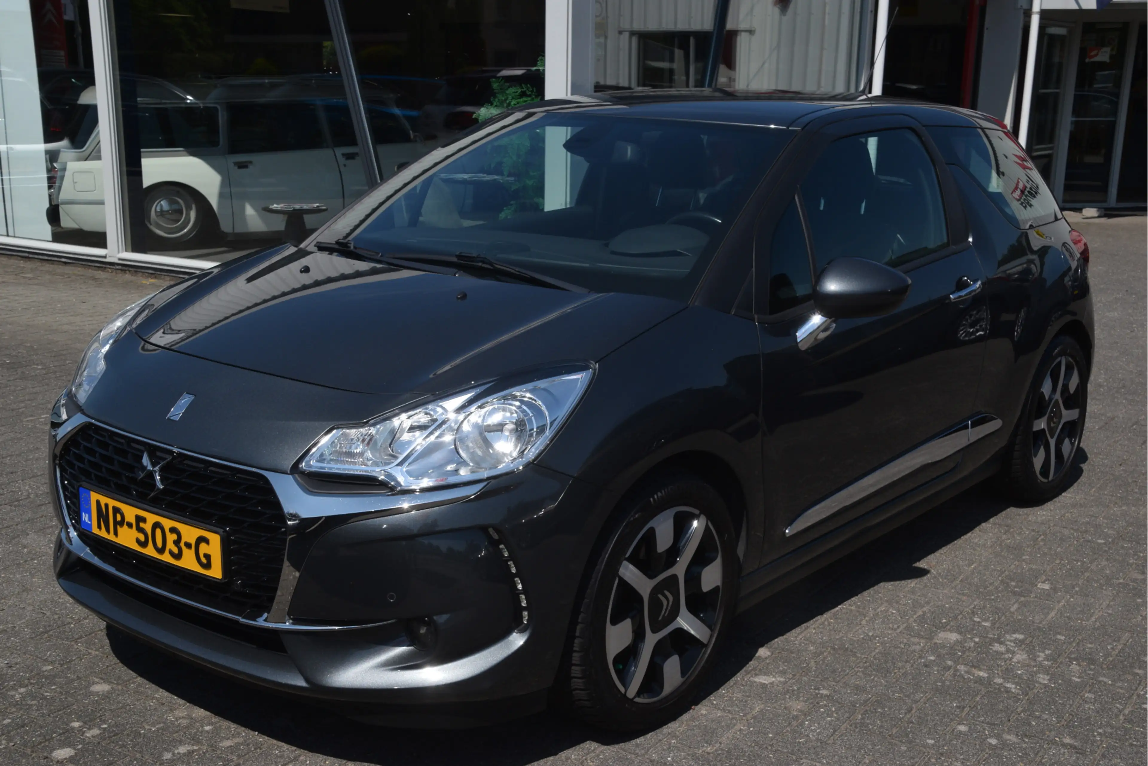 DS Automobiles DS 3 1.2 PureTech So Chic Navi | LMV | Clima | PDC | Bl — photo 2
