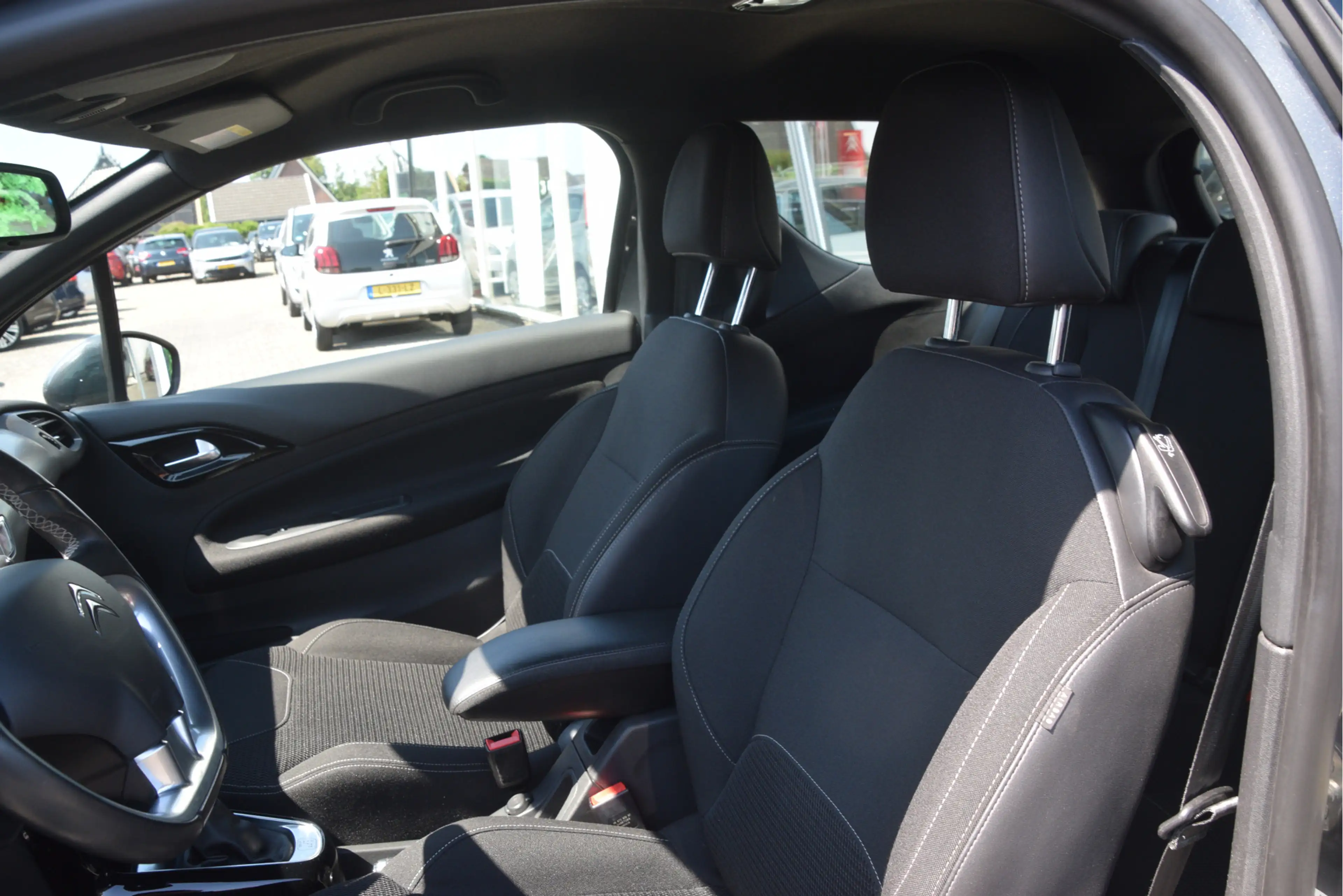 DS Automobiles DS 3 1.2 PureTech So Chic Navi | LMV | Clima | PDC | Bl — photo 8