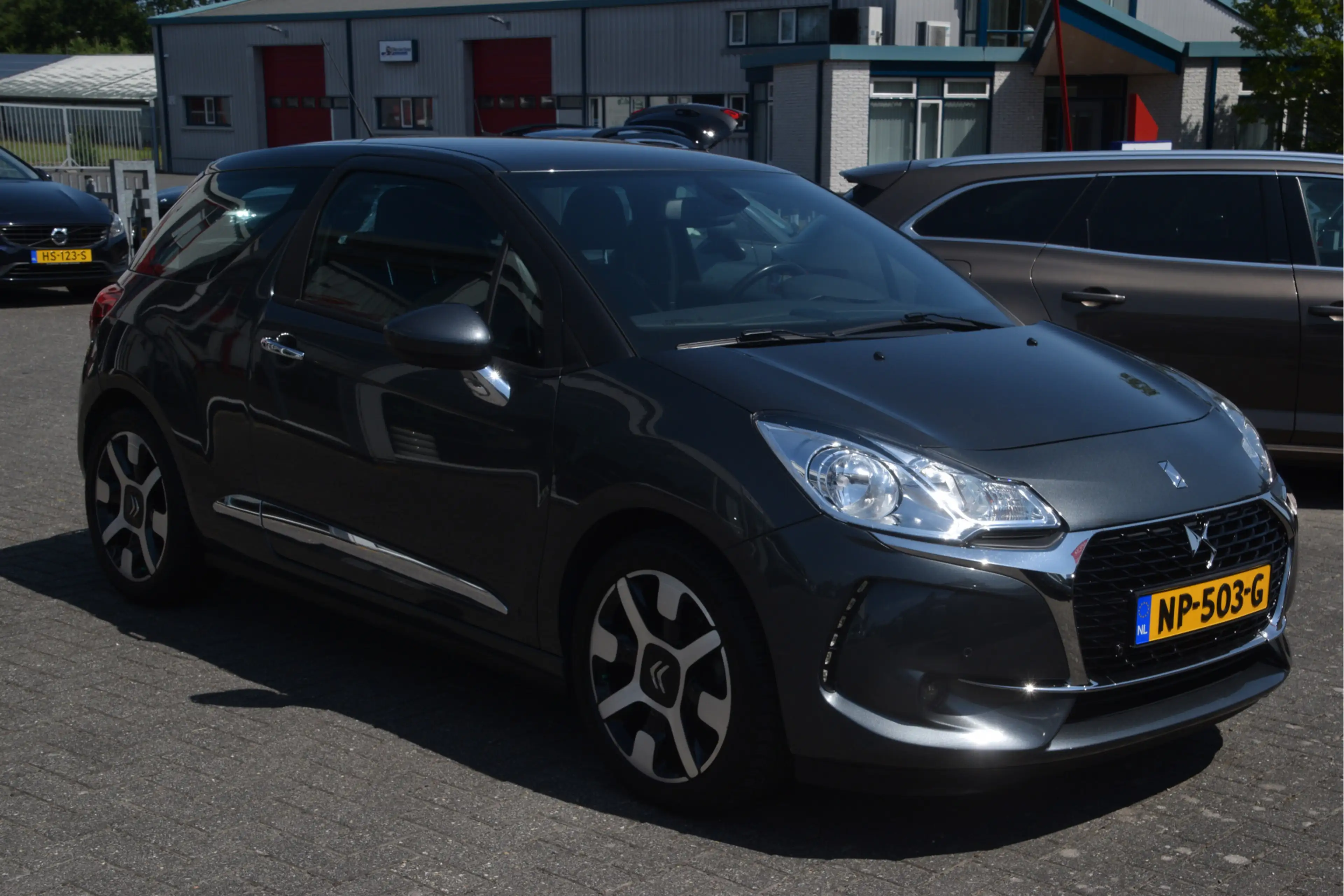 DS Automobiles DS 3 1.2 PureTech So Chic Navi | LMV | Clima | PDC | Bl — photo 3