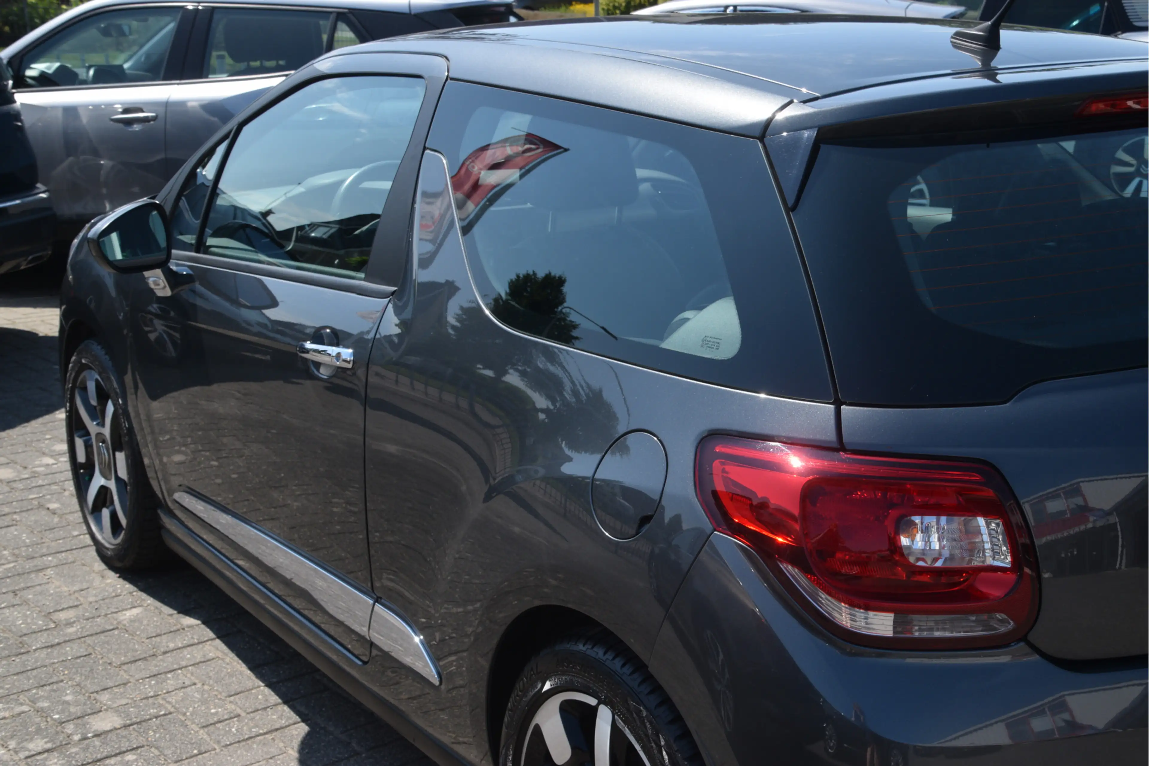 DS Automobiles DS 3 1.2 PureTech So Chic Navi | LMV | Clima | PDC | Bl — photo 34