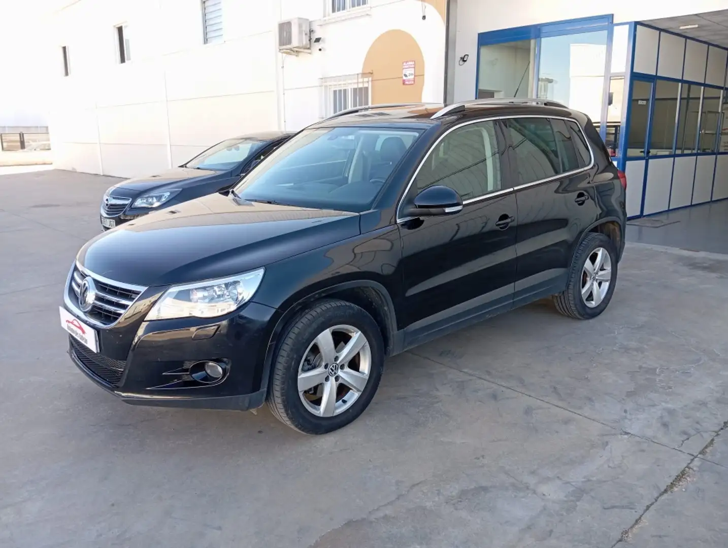 Volkswagen Tiguan 2.0TDI Country Schwarz - 1
