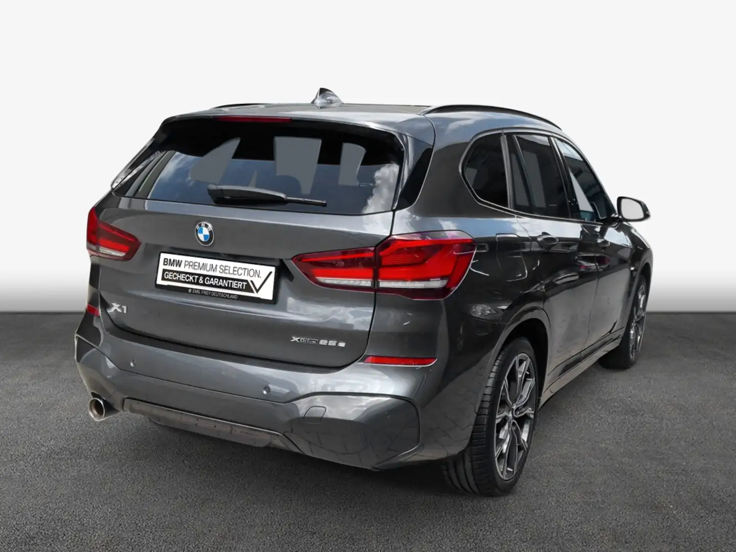 BMW X1 xDrive25e M Sport *AHK*SHZ*HuD*Navi* Grau - 2