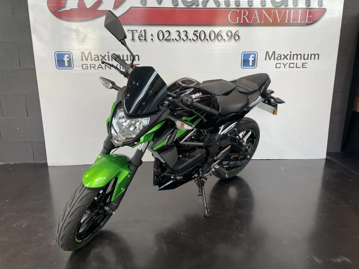 Kawasaki Z 125 Schwarz - 2