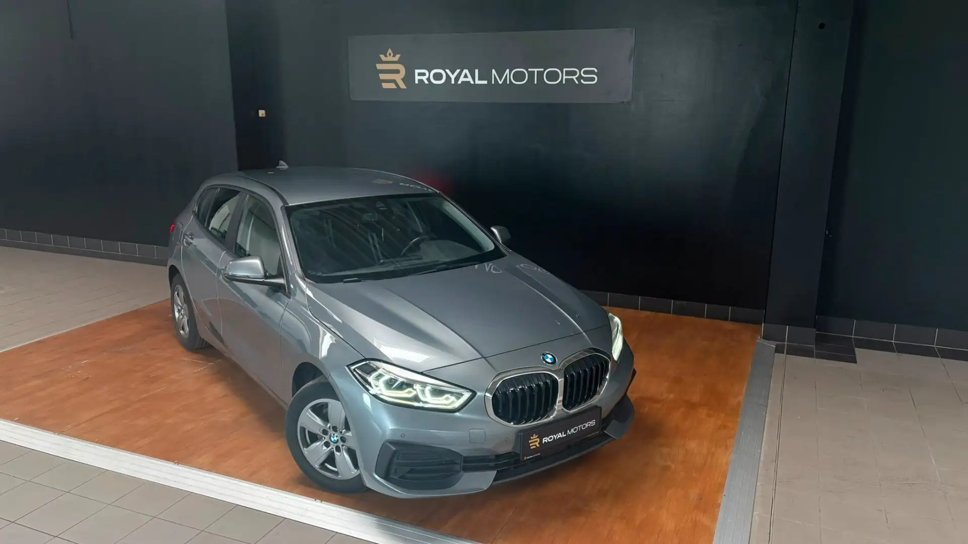 BMW 116 - 116i Grau - 2