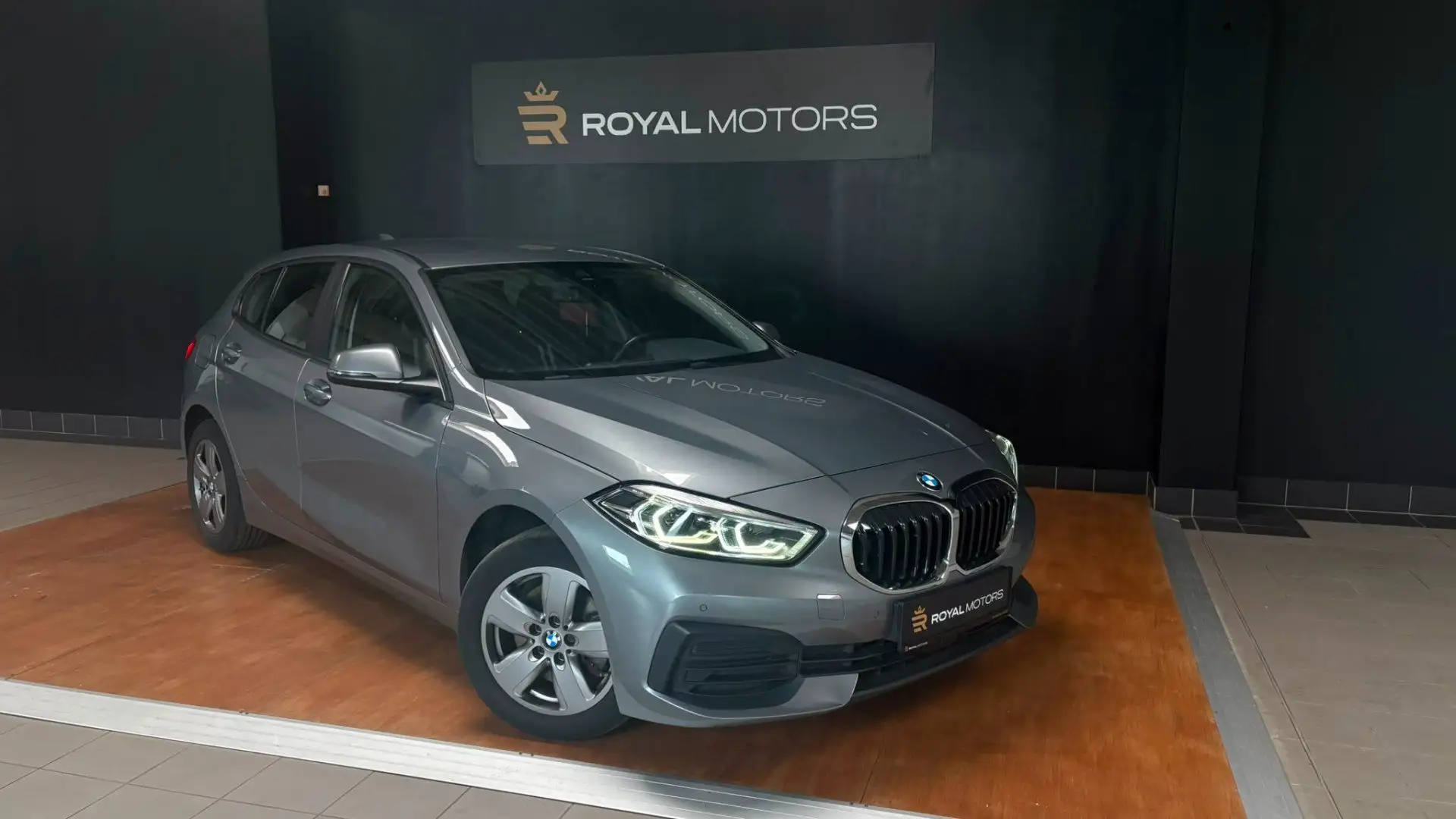 BMW 116 - 116i Grau - 1