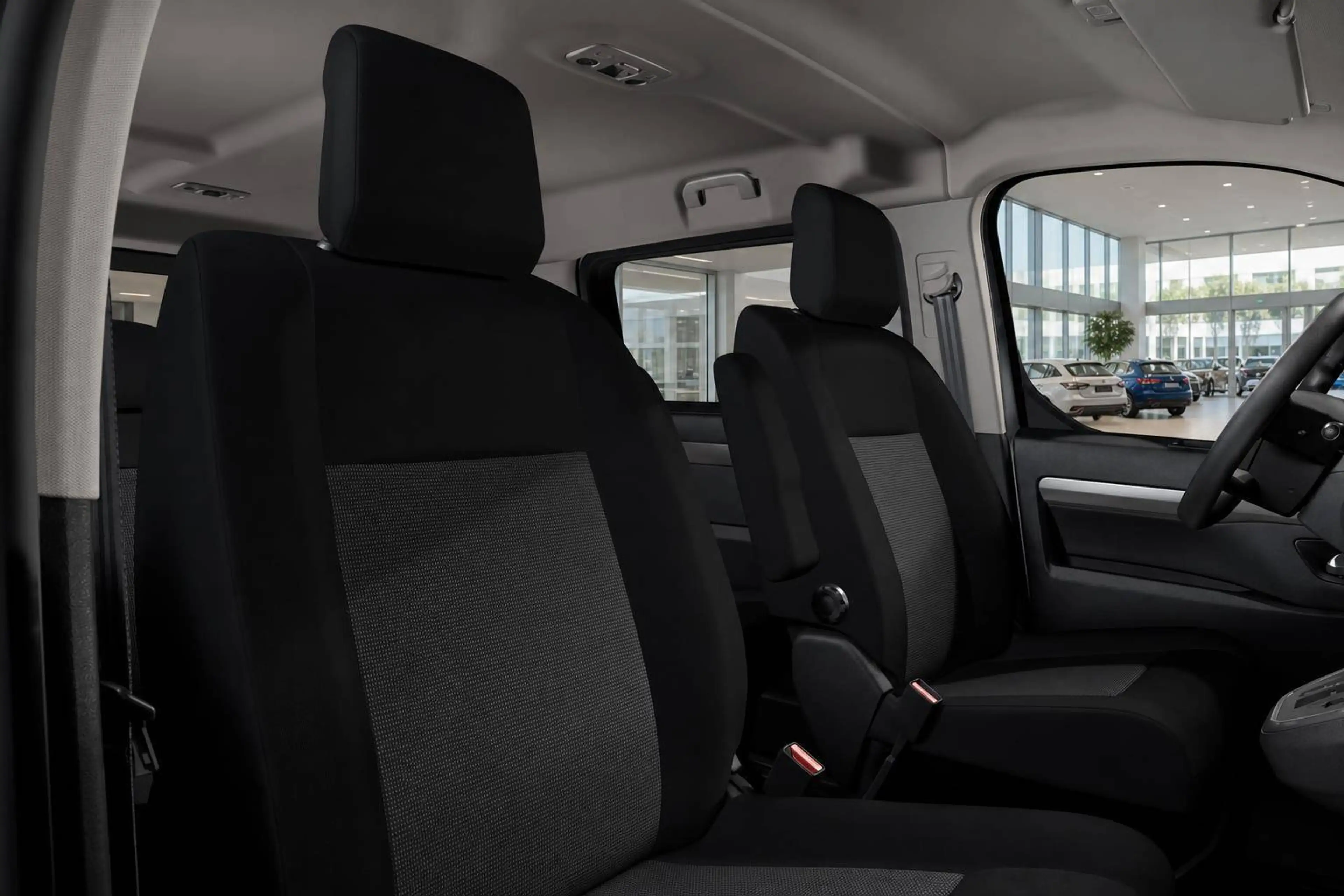 Peugeot Traveller 2,2 EAT8 BlueHDI Active L2 22,5% Nl — photo 12