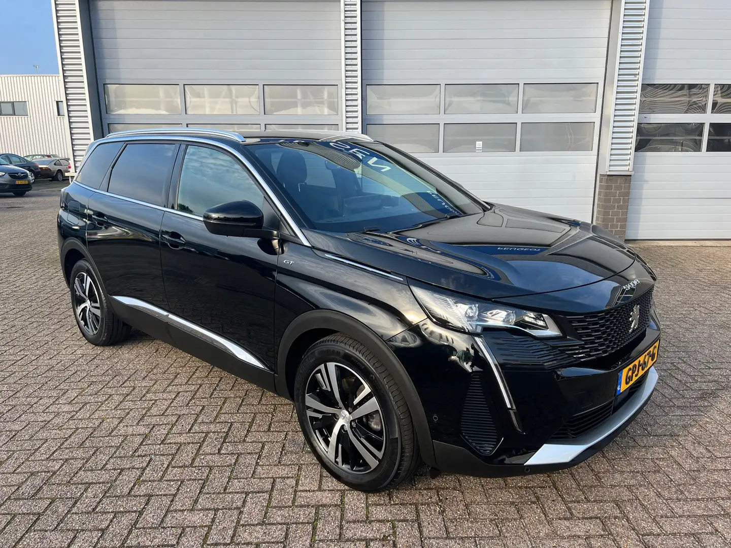 Peugeot 5008 1.6 180PK PureTech GT | Automaat | Navigatie | Afn Zwart - 2
