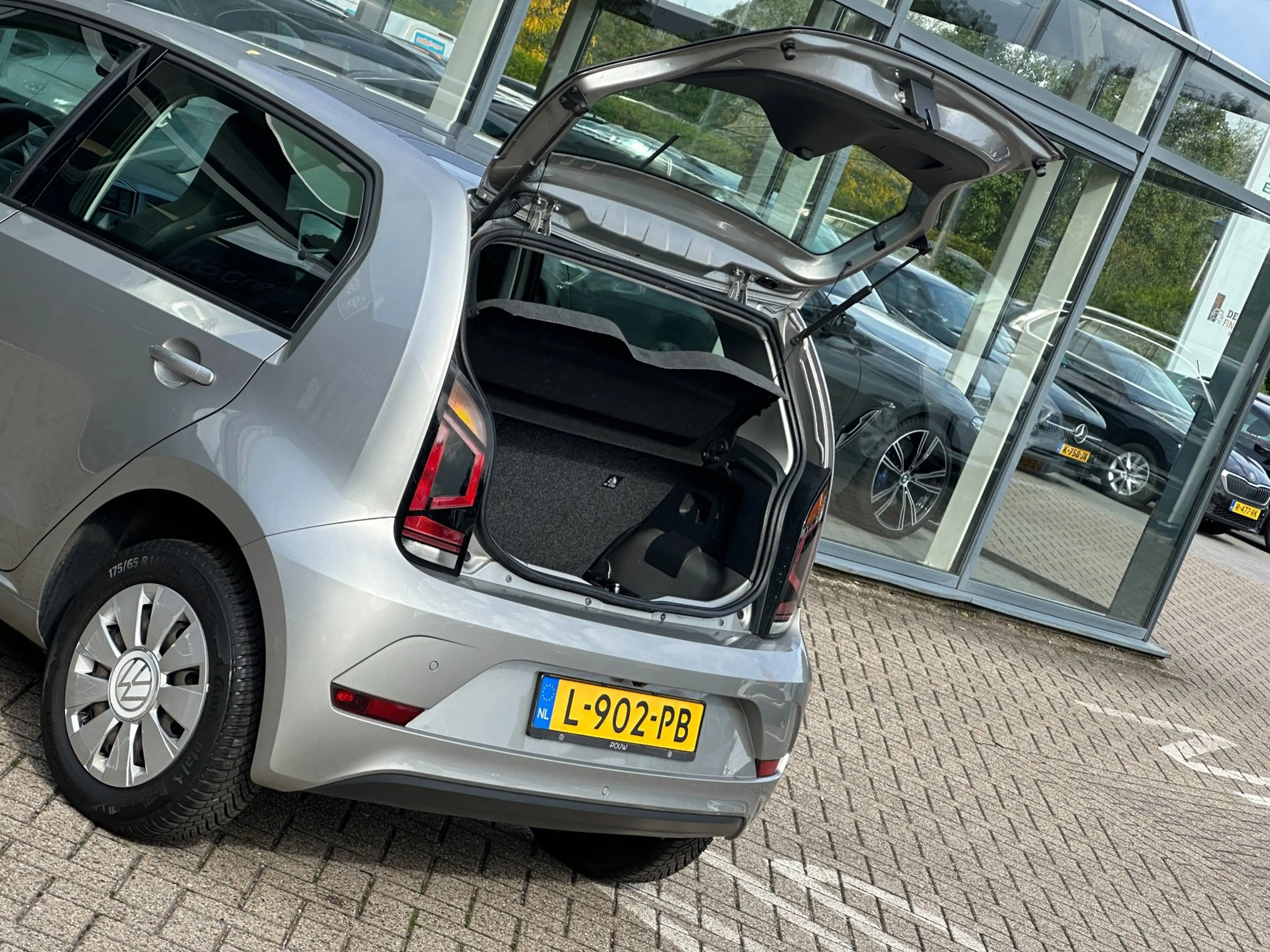 Volkswagen up! 1.0/1 STE EIG/CAMERA/CRUISCONTROL/PARKEERSENSOR/NL — photo 9