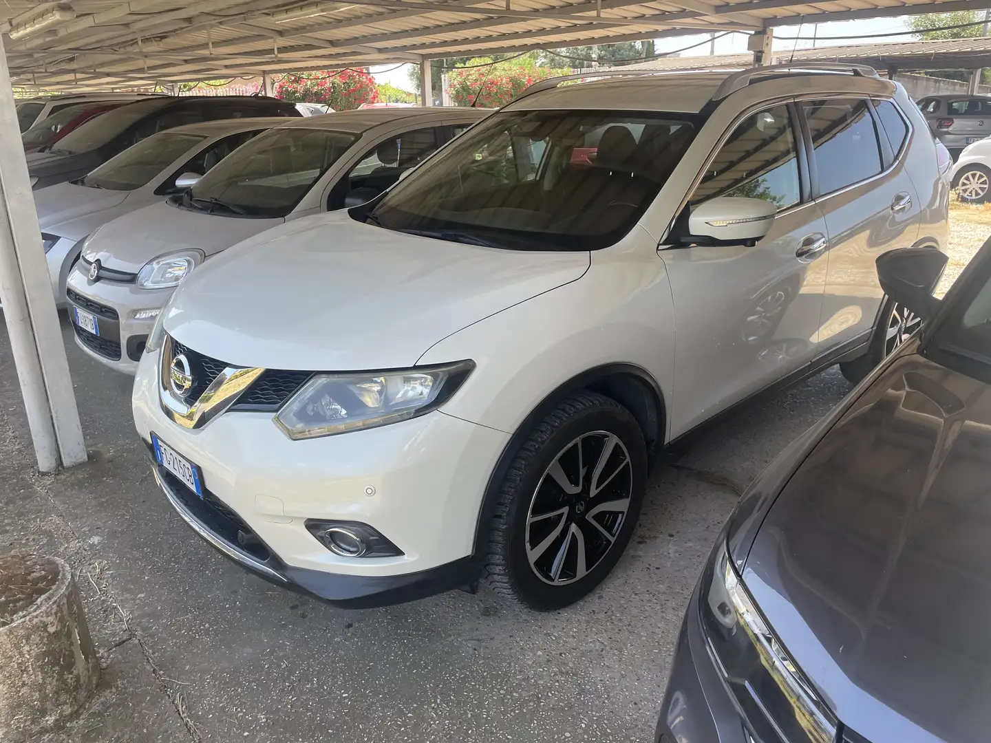 Nissan X-Trail X-Trail 1.6 dci Tekna 2wd xtronic E6 Wit - 1