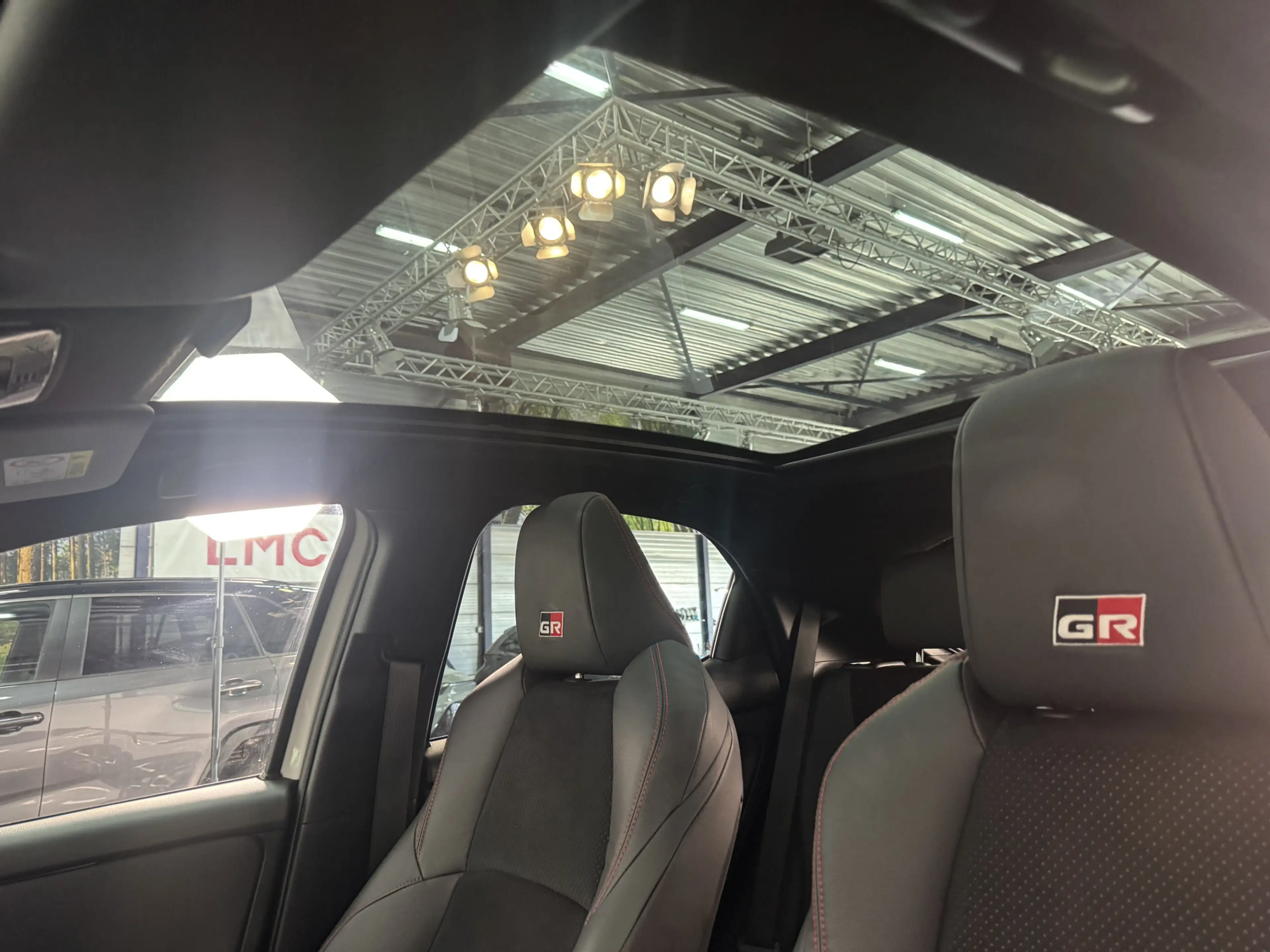 Toyota Yaris 1.5 Hybrid GR Sport Limited | Panoramadak | Headli — photo 11