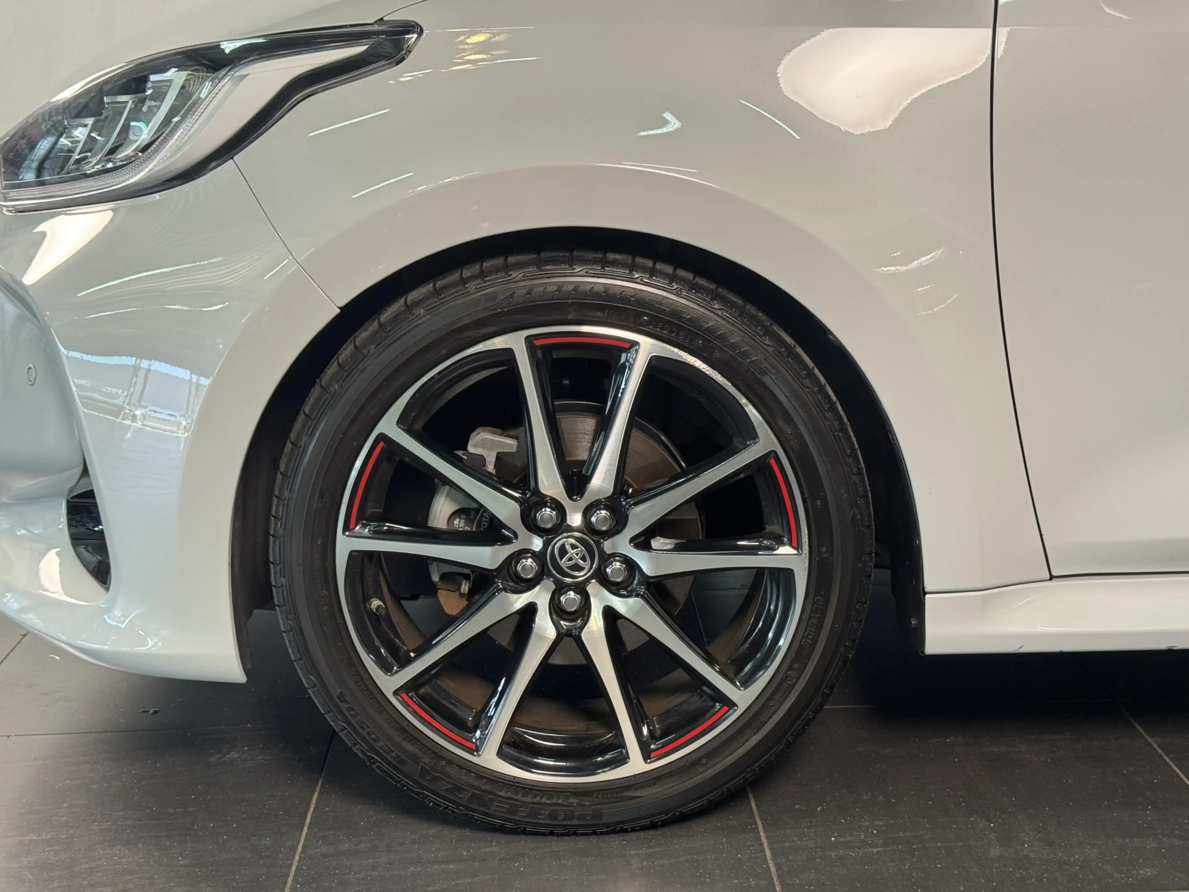 Toyota Yaris 1.5 Hybrid GR Sport Limited | Panoramadak | Headli — photo 4