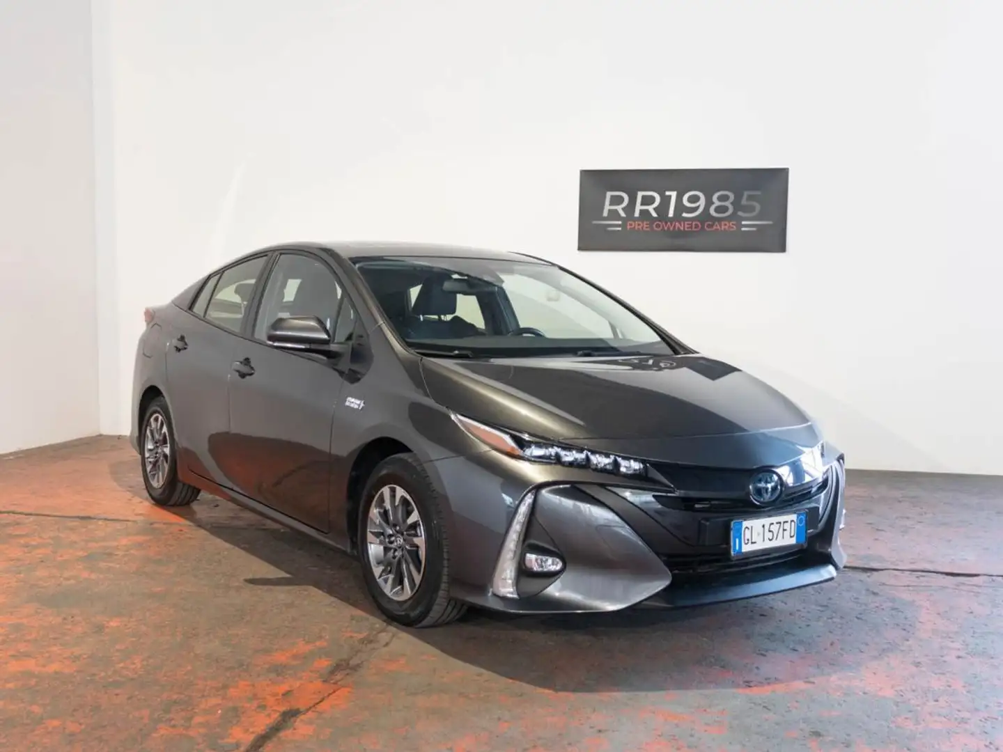 Toyota Prius Plug-in Grigio - 1