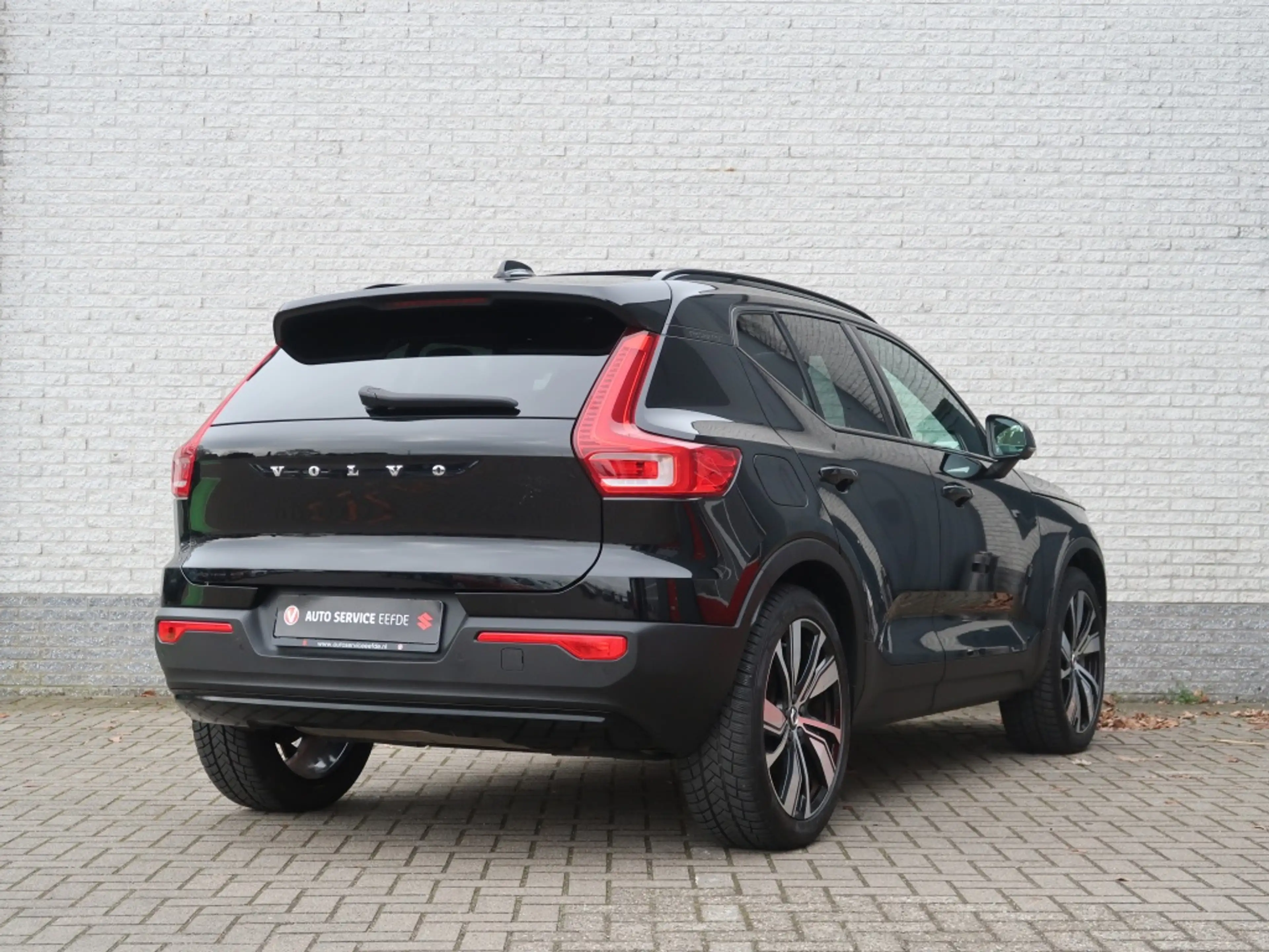 Volvo XC40 T4 R Design Recharge Plug-In Hybrid — photo 2