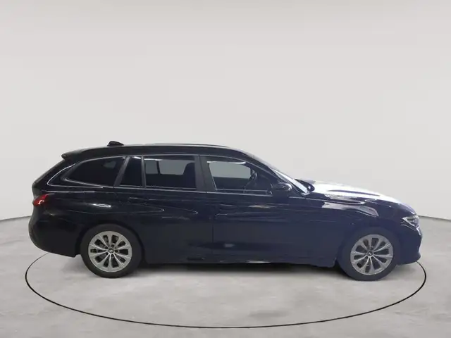 BMW 3 Series view 3