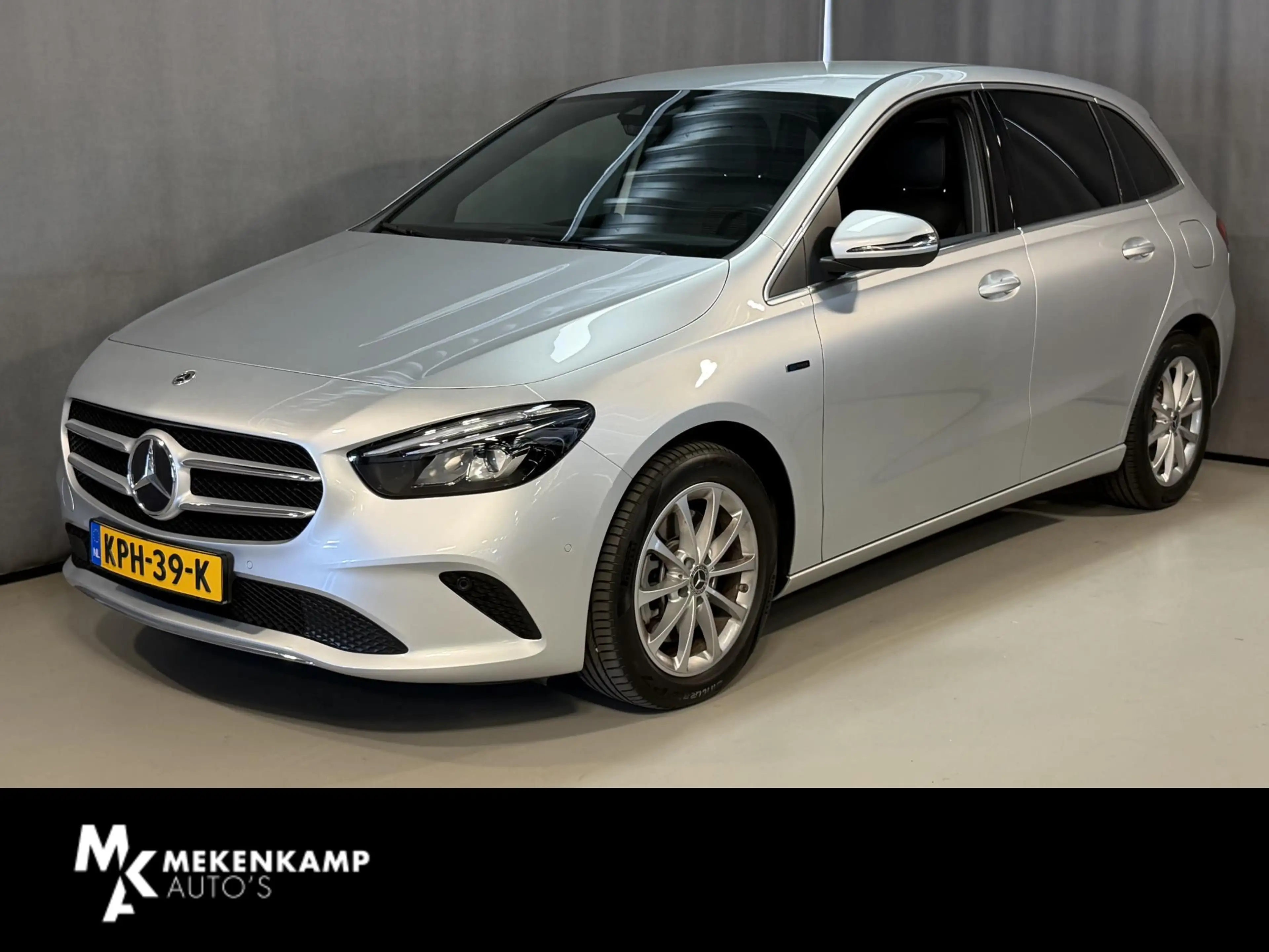 Mercedes-Benz B 250 e 18''/Sfeerverlichting/Navigatie/Camera/DAB/PDC v