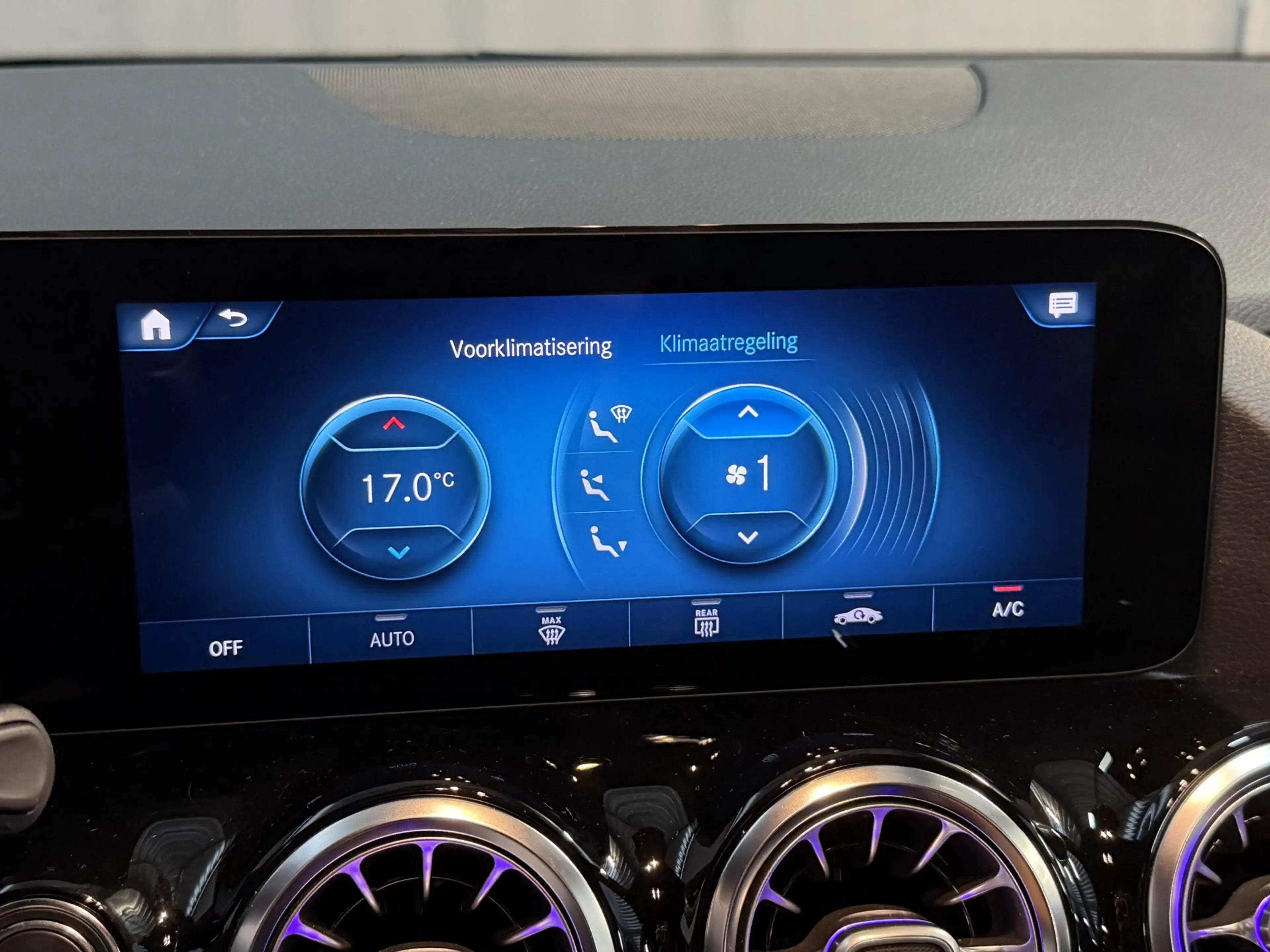 Mercedes-Benz B 250 e 18''/Sfeerverlichting/Navigatie/Camera/DAB/PDC v — photo 33