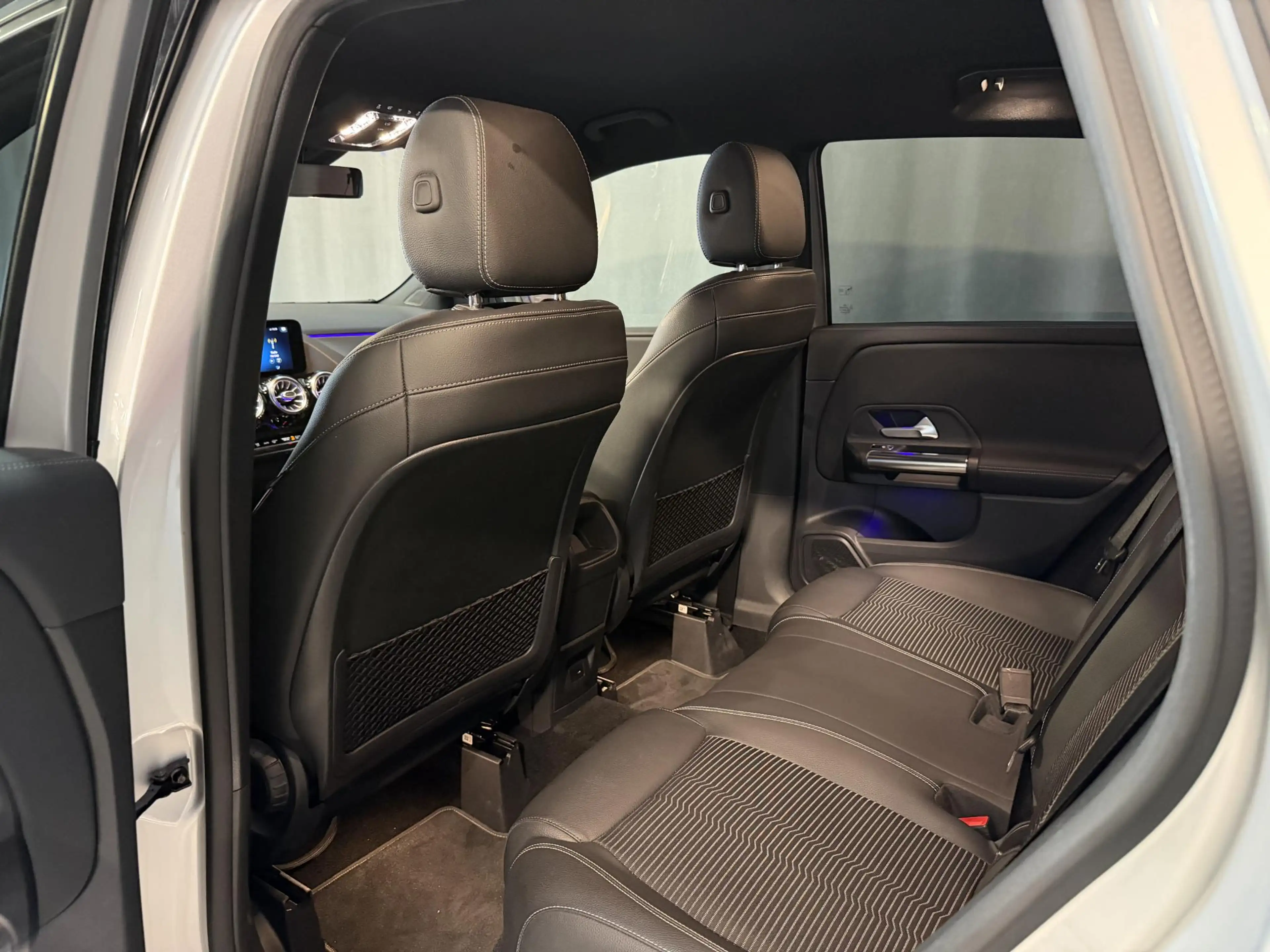 Mercedes-Benz B 250 e 18''/Sfeerverlichting/Navigatie/Camera/DAB/PDC v — photo 36
