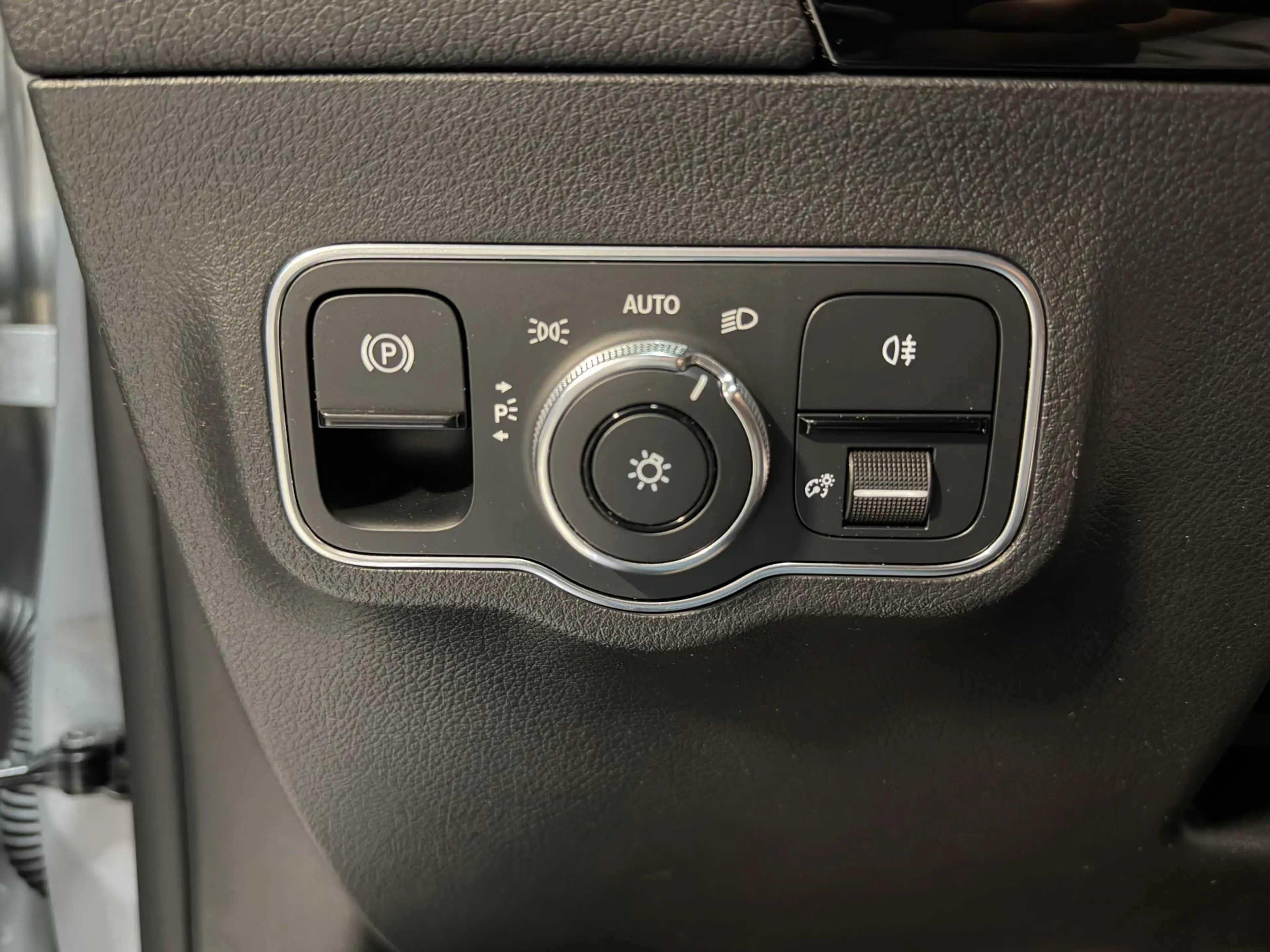 Mercedes-Benz B 250 e 18''/Sfeerverlichting/Navigatie/Camera/DAB/PDC v — photo 23