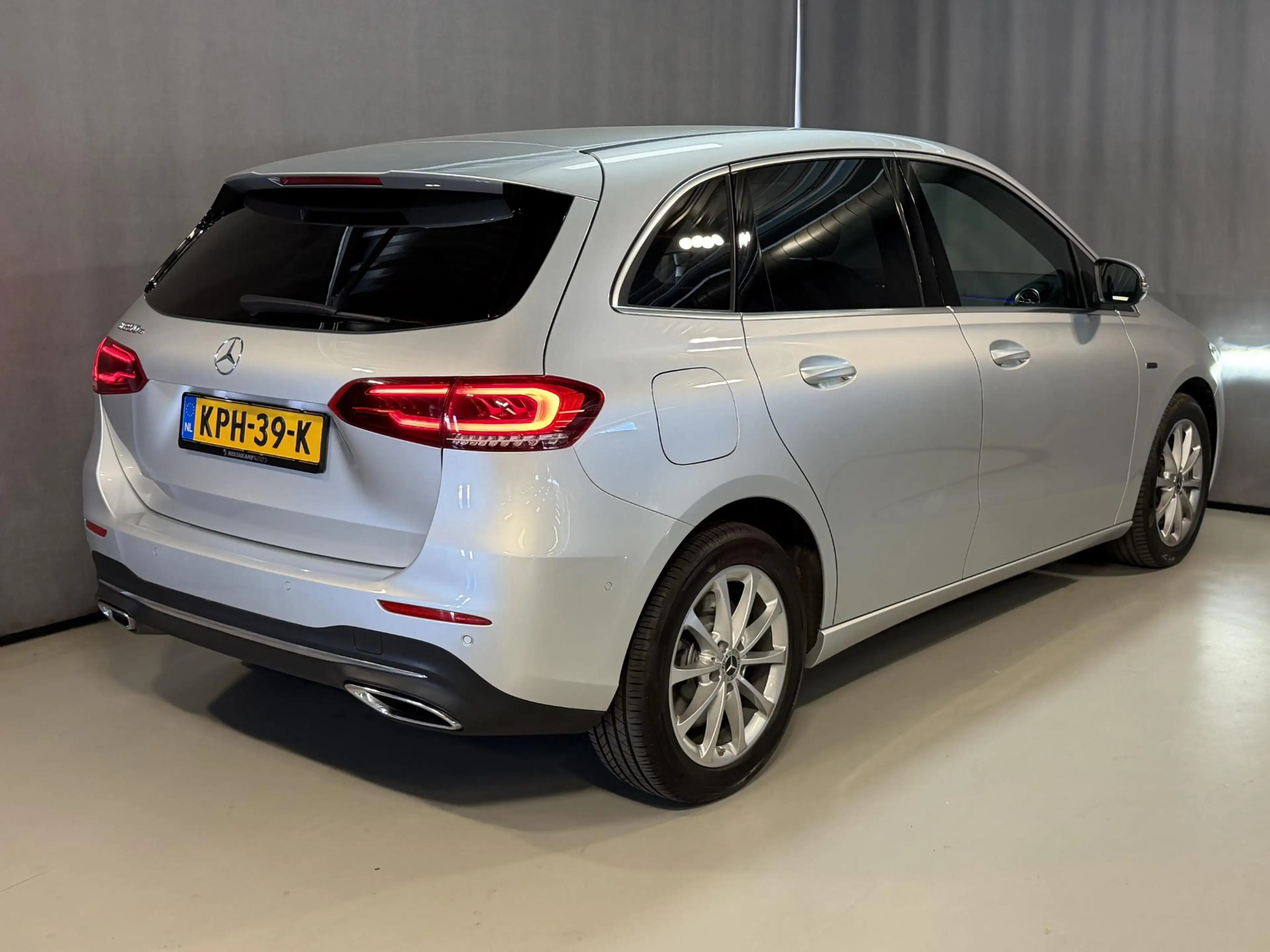 Mercedes-Benz B 250 e 18''/Sfeerverlichting/Navigatie/Camera/DAB/PDC v — photo 2