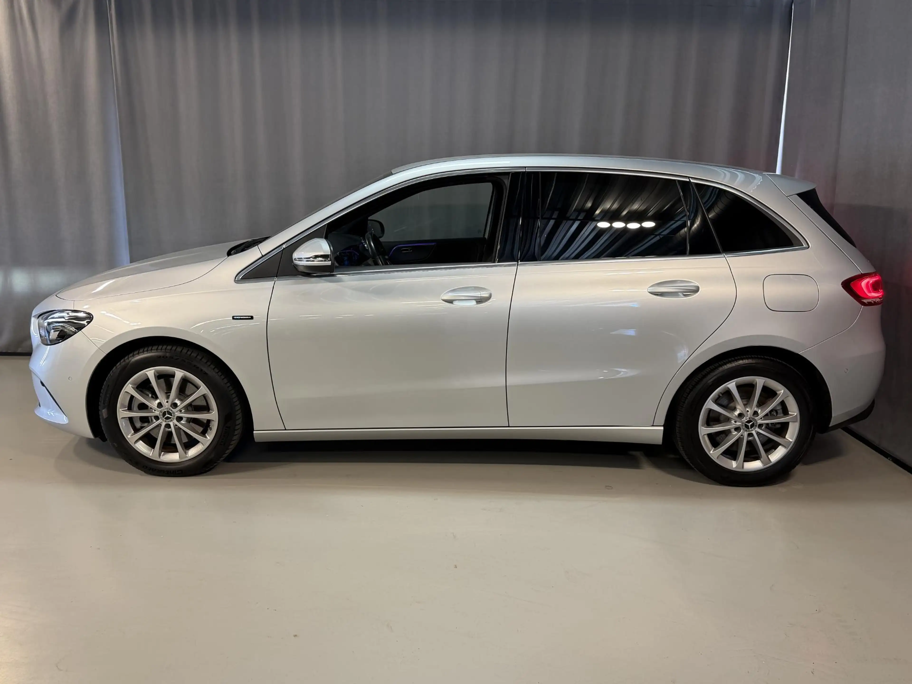 Mercedes-Benz B 250 e 18''/Sfeerverlichting/Navigatie/Camera/DAB/PDC v — photo 4