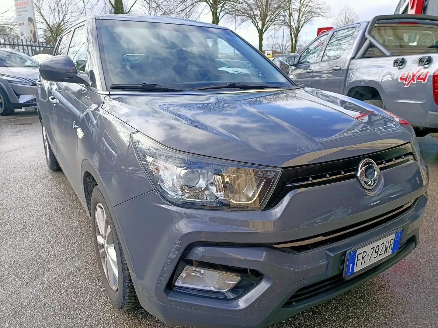 SsangYong Tivoli 1.6 e-XDi Be Visual AWD my18 Gris - 1