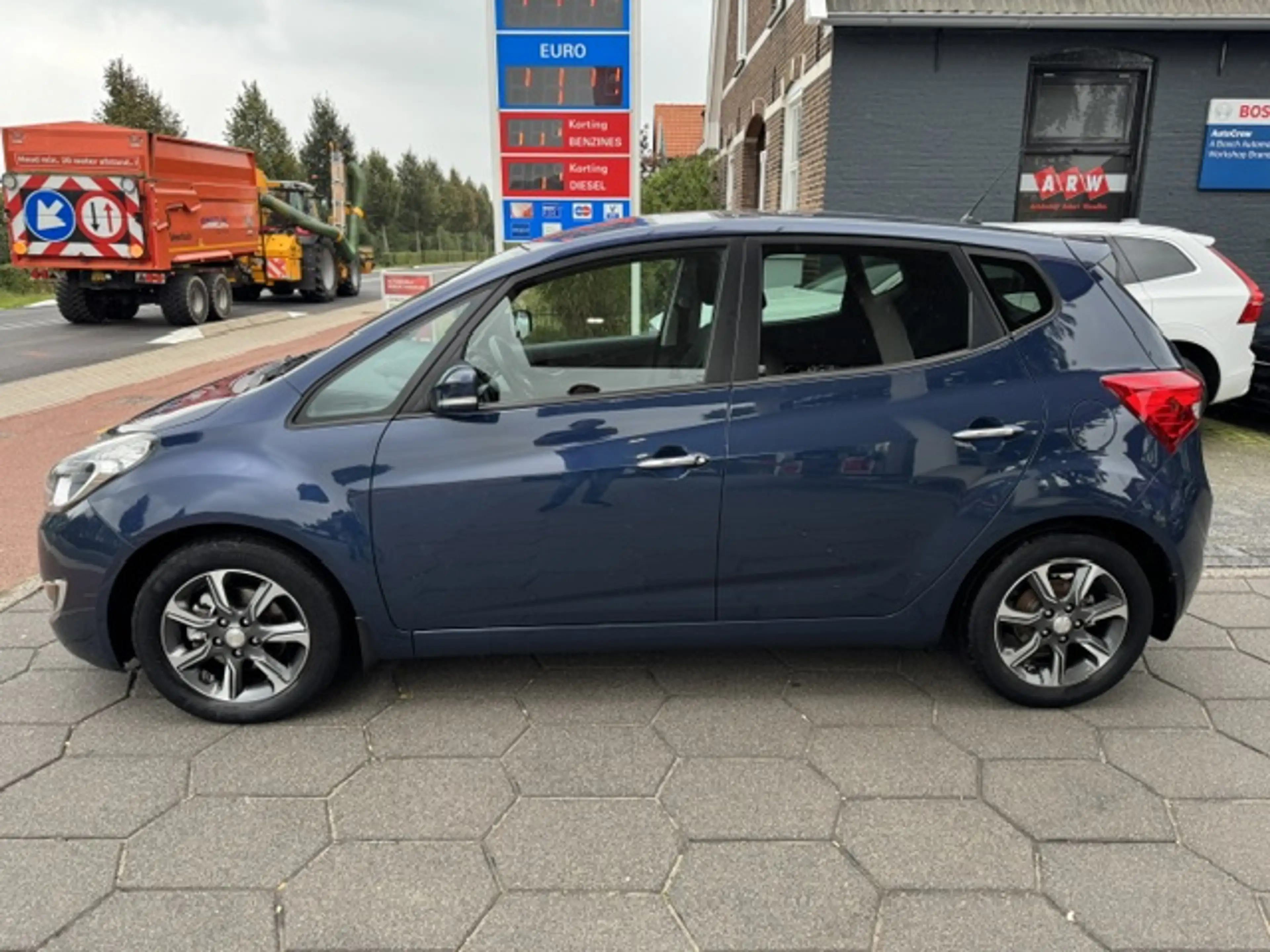 Hyundai iX20 1.4i blue 90pk Go! — photo 3