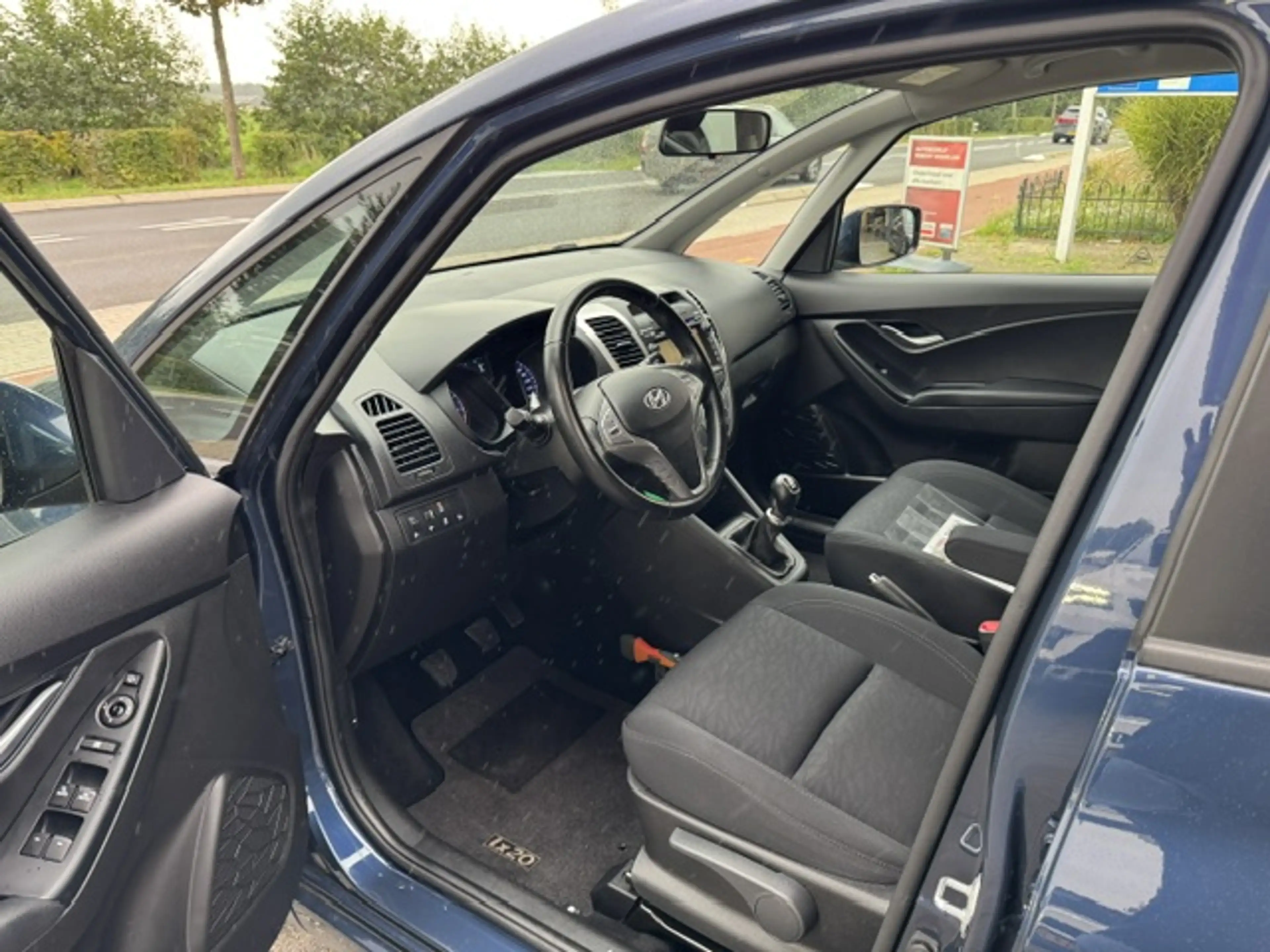 Hyundai iX20 1.4i blue 90pk Go! — photo 8