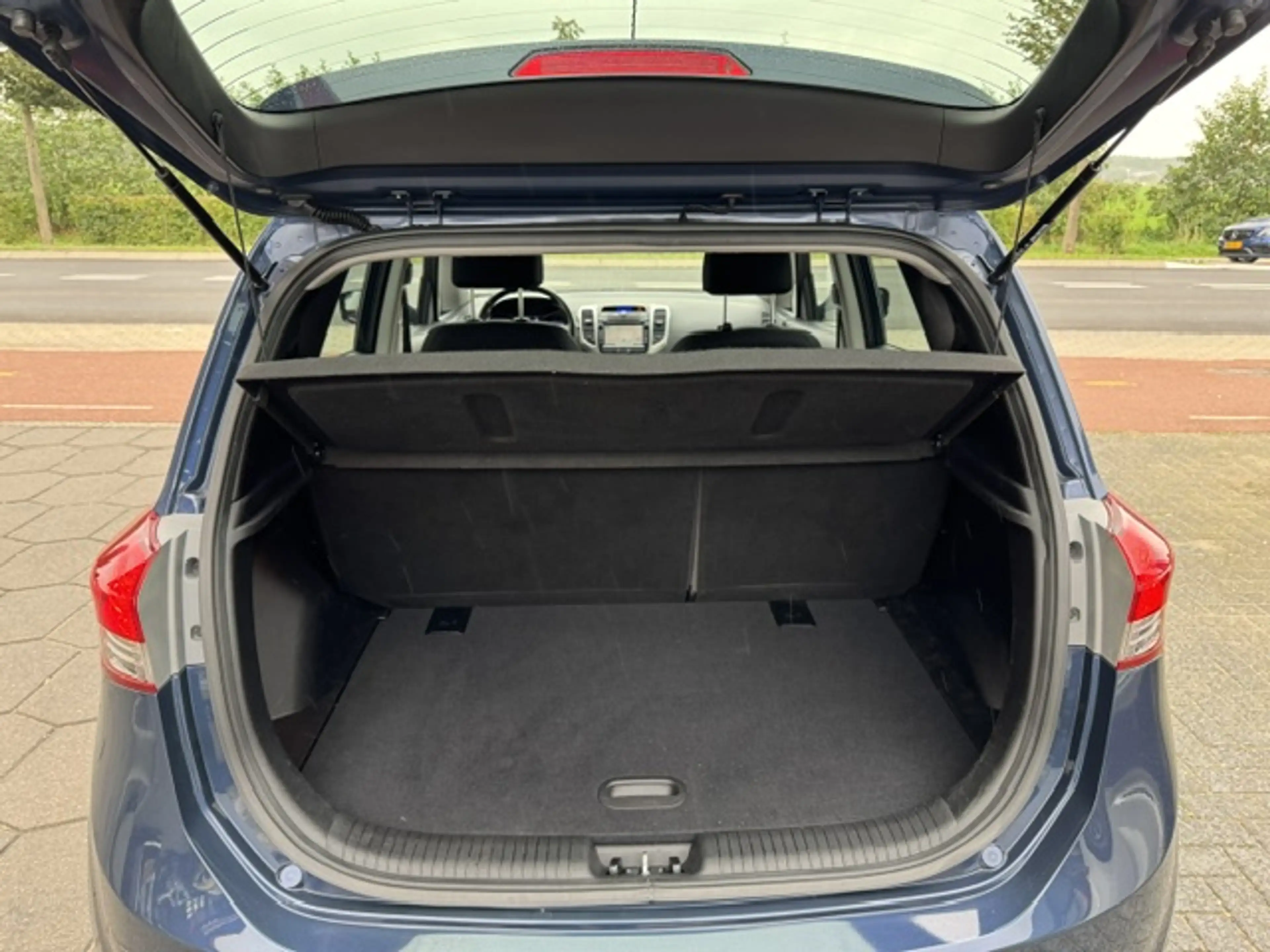 Hyundai iX20 1.4i blue 90pk Go! — photo 6