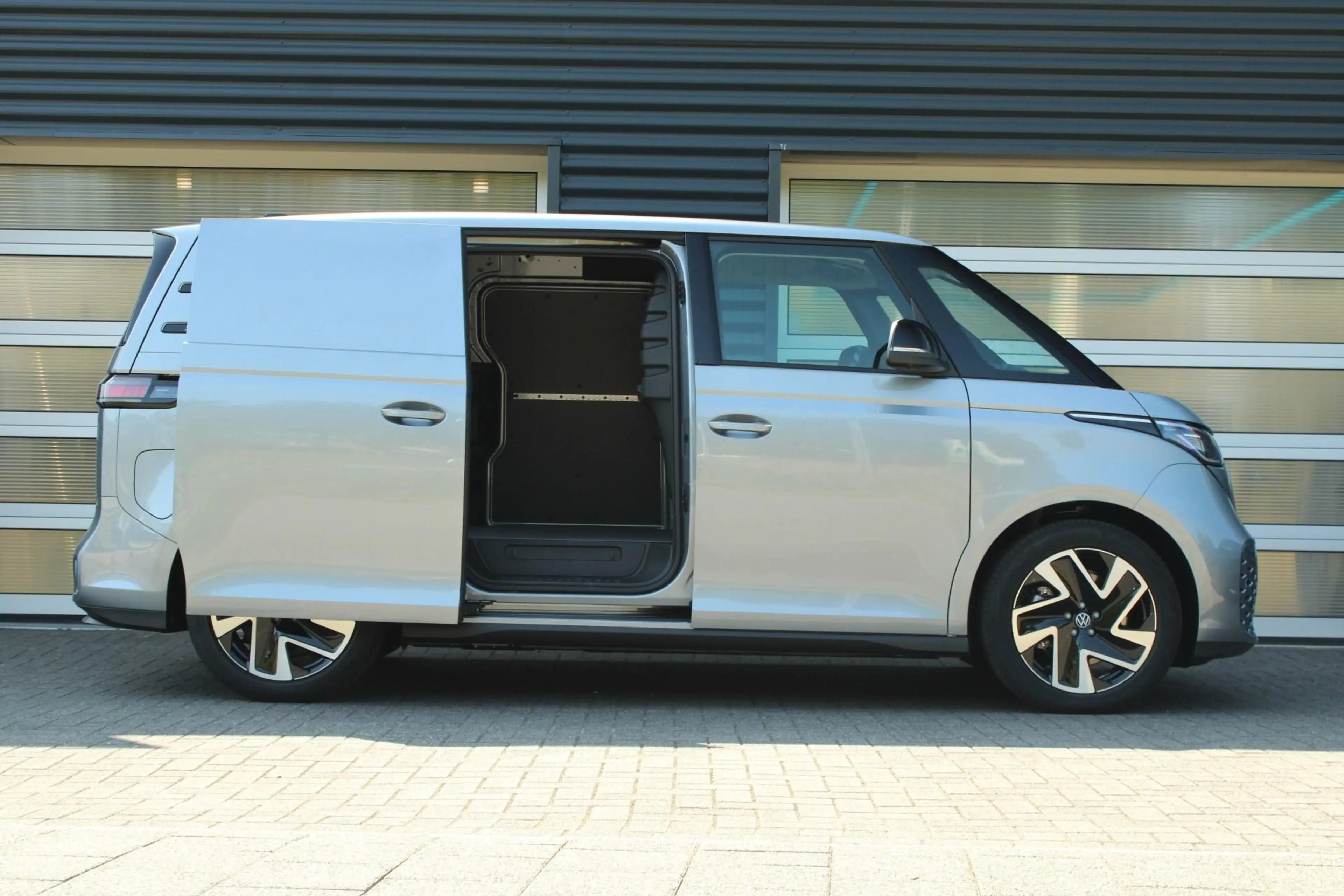 Volkswagen ID. Buzz Cargo 340pk Bulli Limited Edition 79 kWh 4MOTION | Clima — photo 3