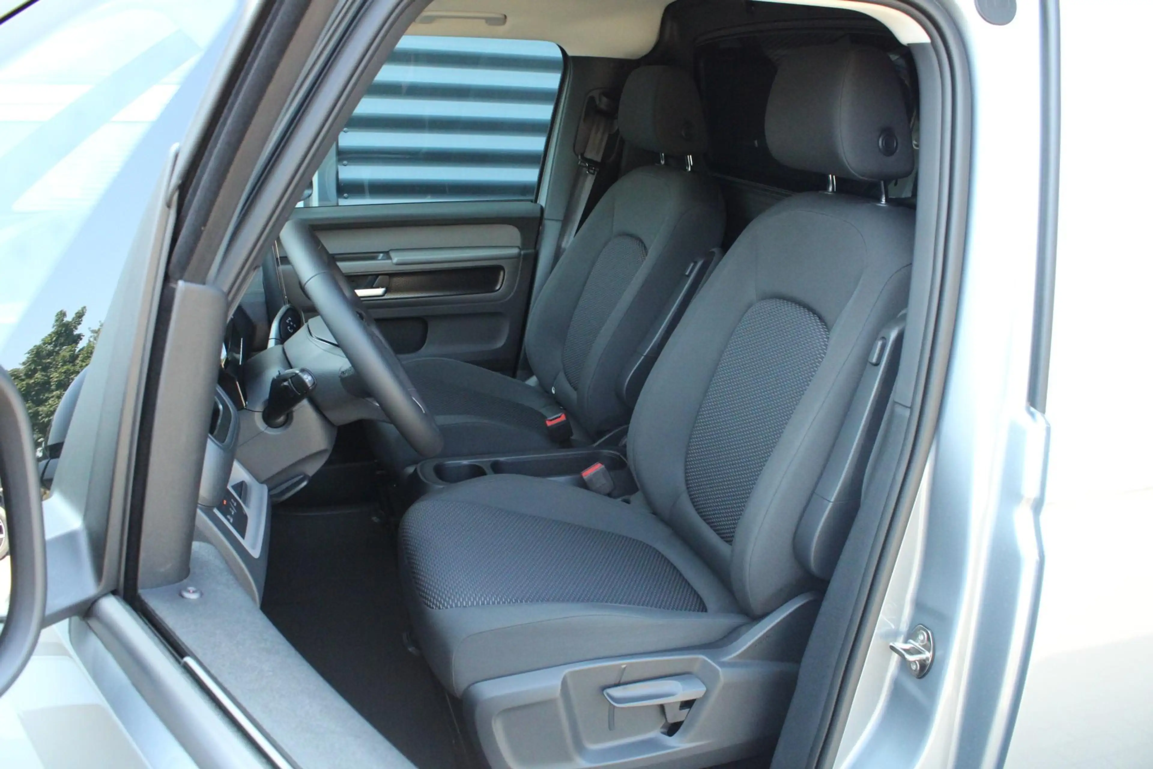 Volkswagen ID. Buzz Cargo 340pk Bulli Limited Edition 79 kWh 4MOTION | Clima — photo 4