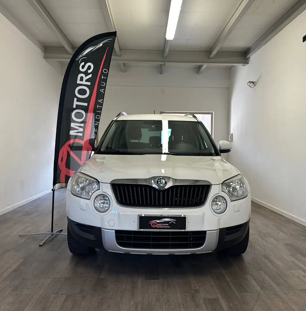 Skoda Yeti Yeti 2.0 tdi Ambition 110cv NEOPATENTATI Weiß - 1