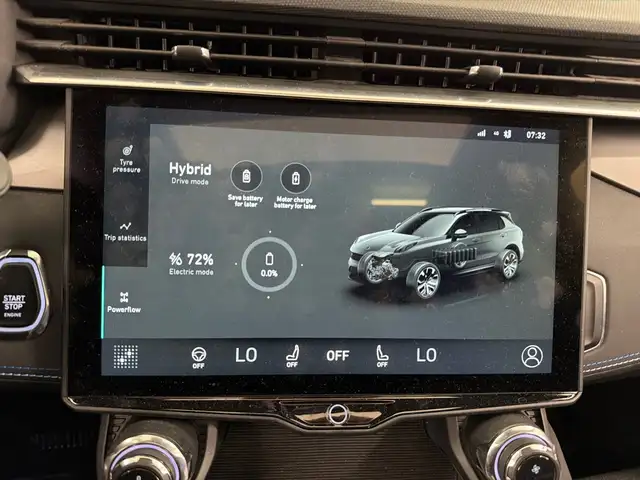 Lynk & Co 01 view 15