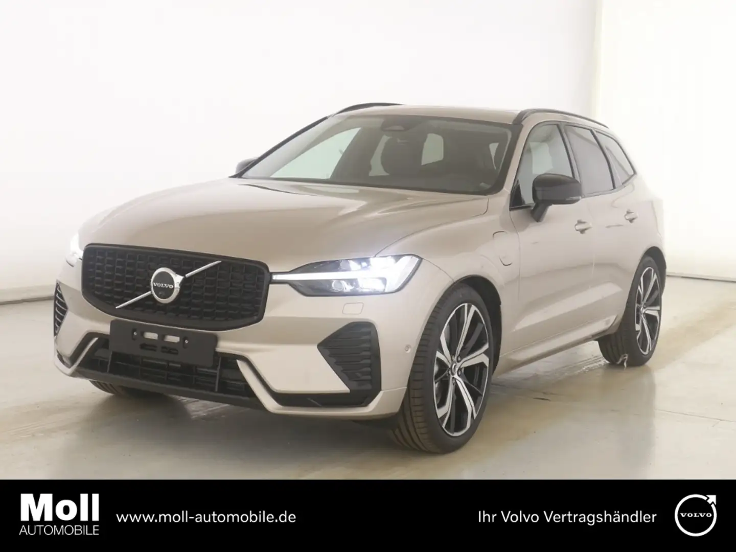 Volvo XC60 Plus Dark Recharge Plug-In Hybrid AWD T6 Twin Engi Grijs - 1