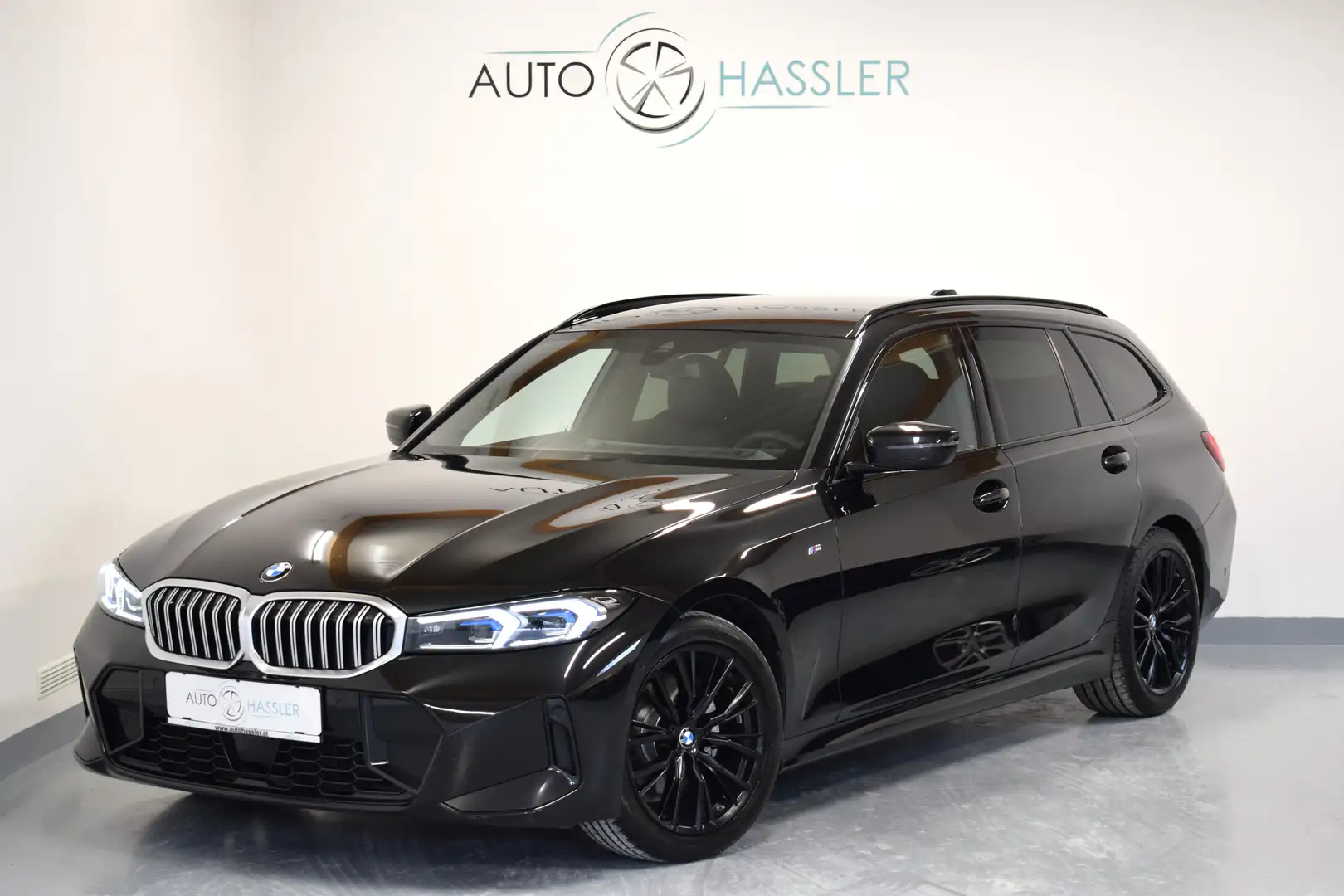 BMW 320 d Touring M-Sport Aut. Schwarz - 1