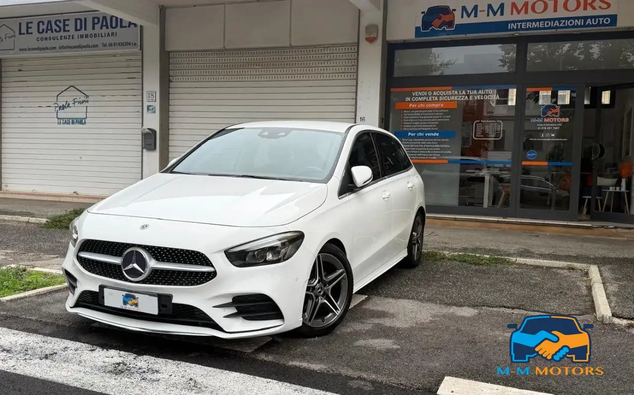 Mercedes-Benz B 180