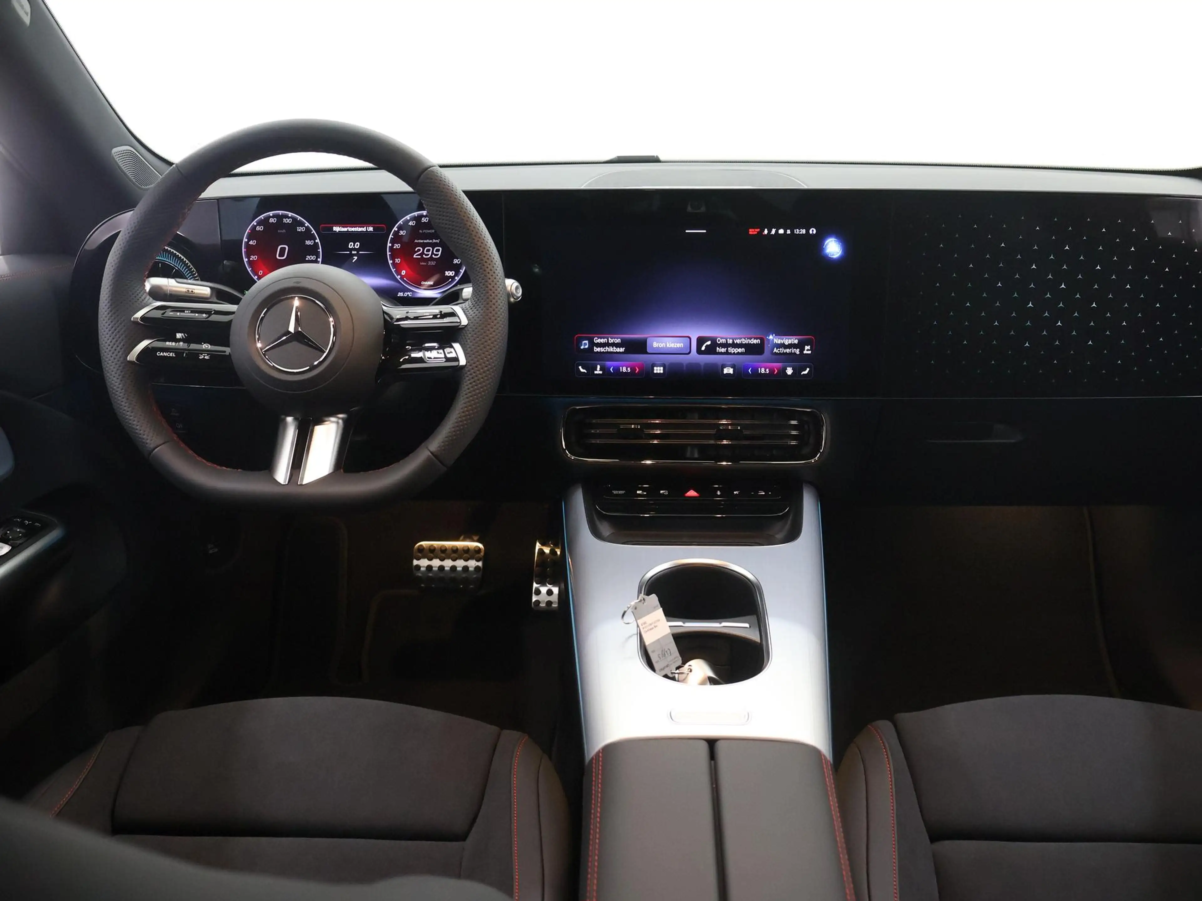 Mercedes-Benz CLA 250 250+ Launch Edition 85.5 kWh | Night | Panoramadak — photo 8