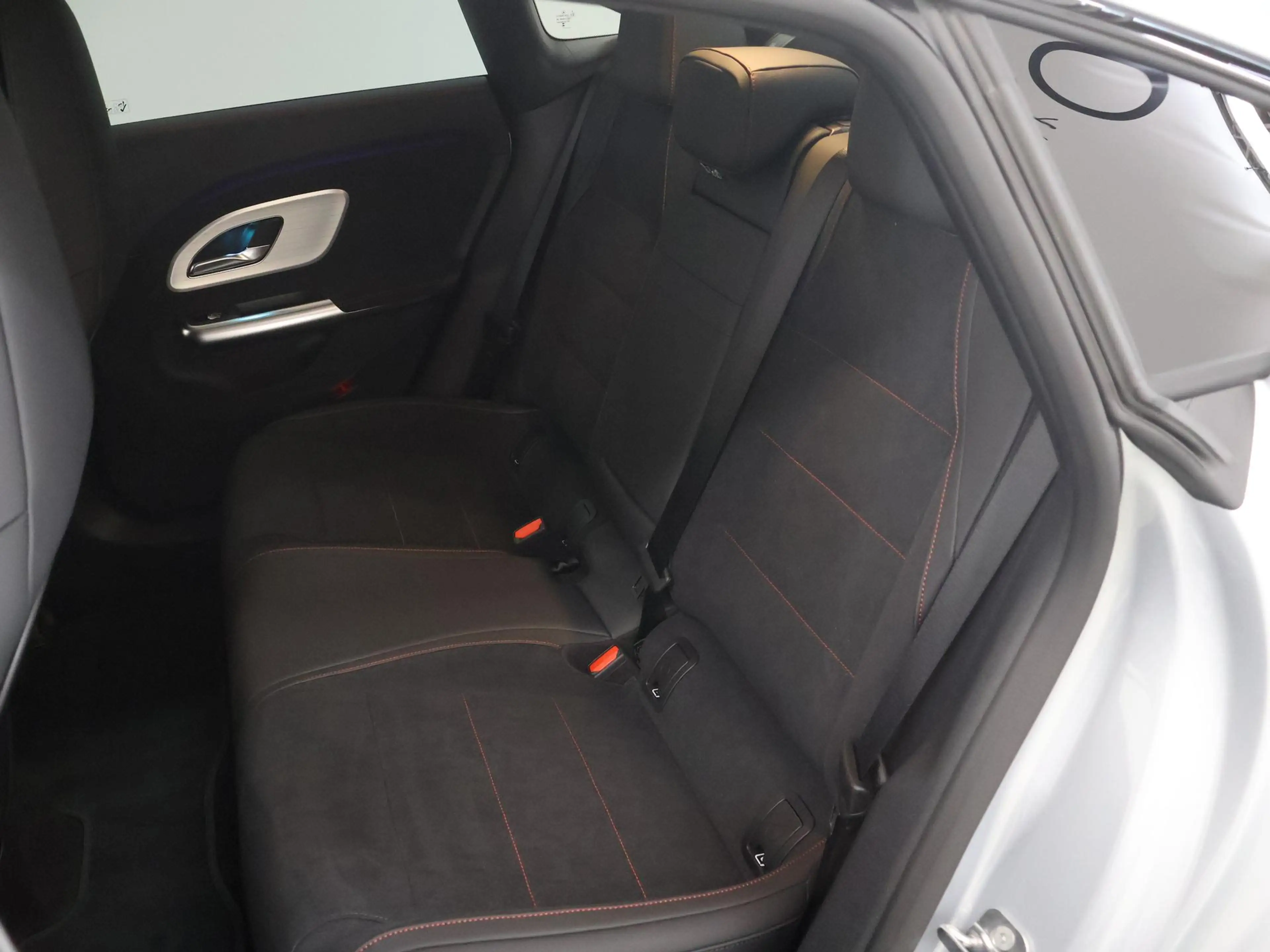 Mercedes-Benz CLA 250 250+ Launch Edition 85.5 kWh | Night | Panoramadak — photo 11
